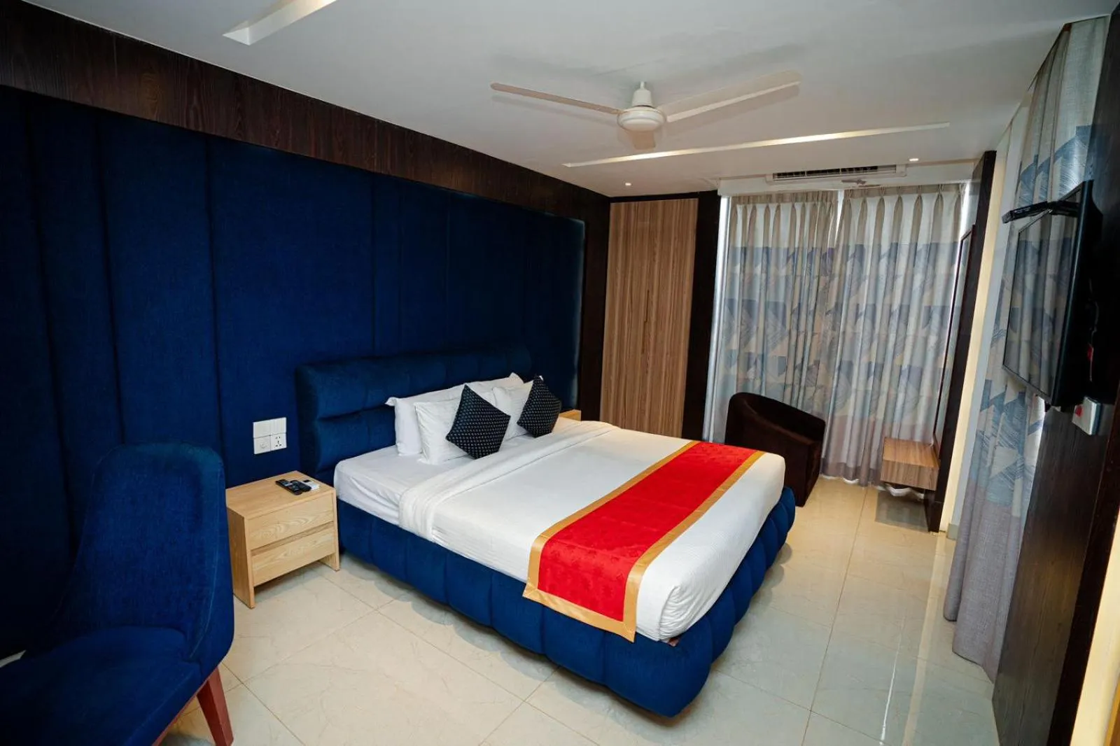 Bed in Royal Raj Hotel