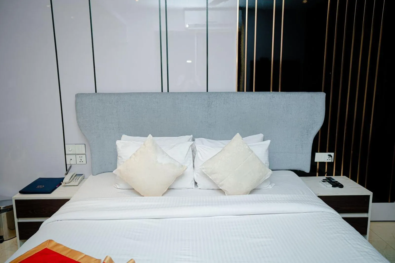 Bed in Royal Raj Hotel