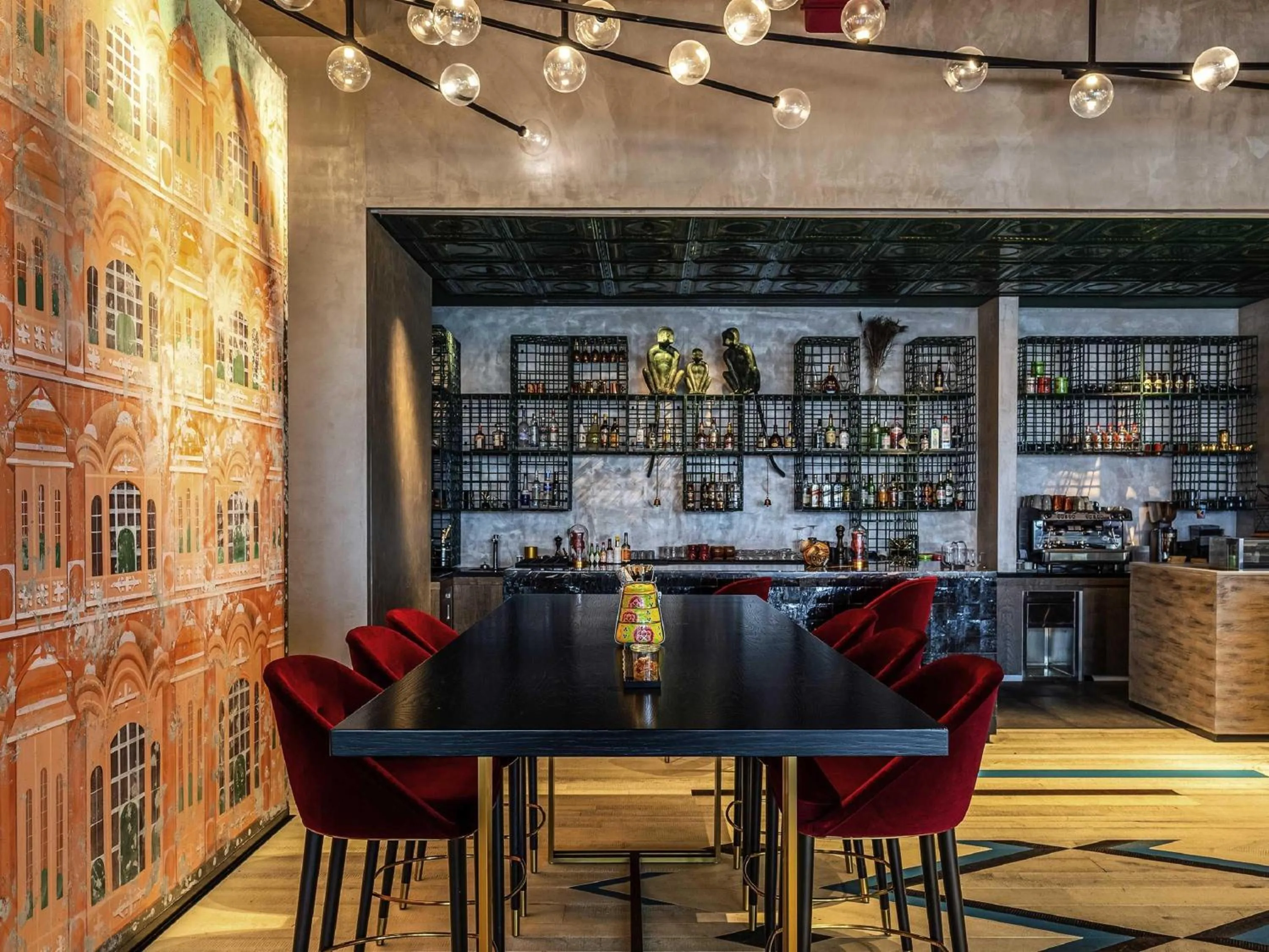 Lounge or bar in Rixos Gulf Hotel Doha