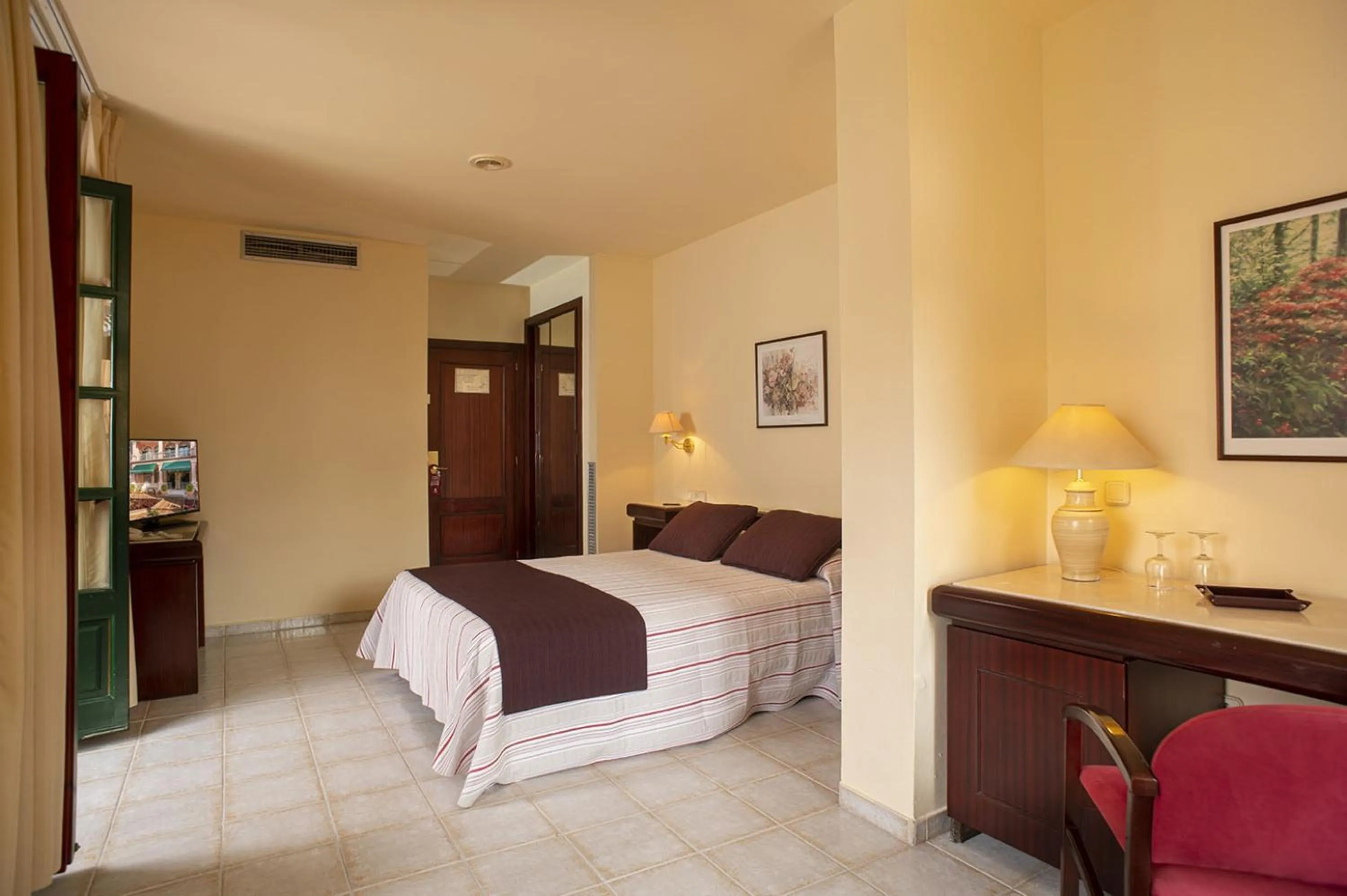 Photo of the whole room, Bed in Hotel Guitart Rosa - Adults Only