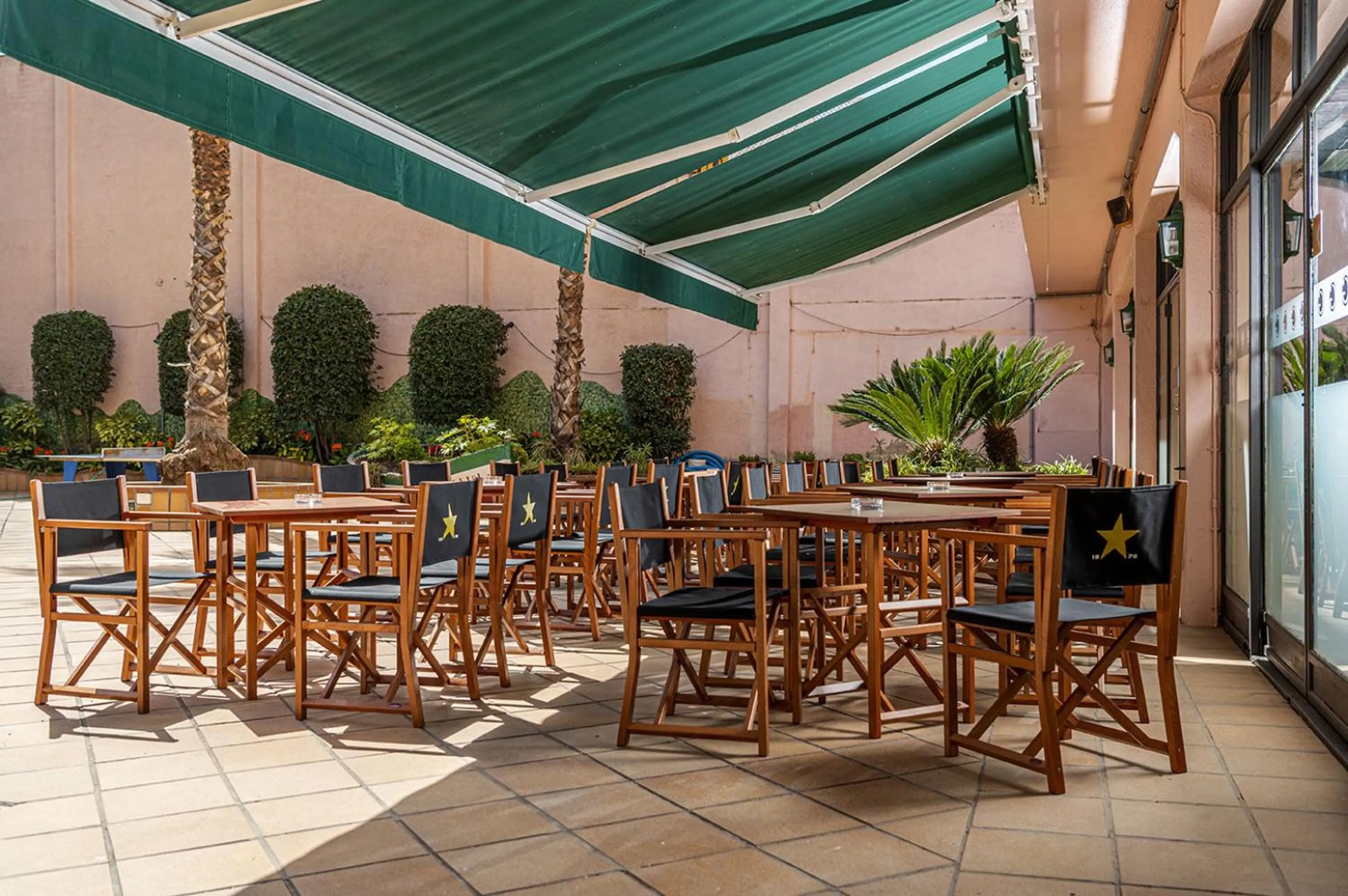 Lounge or bar in Hotel Guitart Rosa - Adults Only