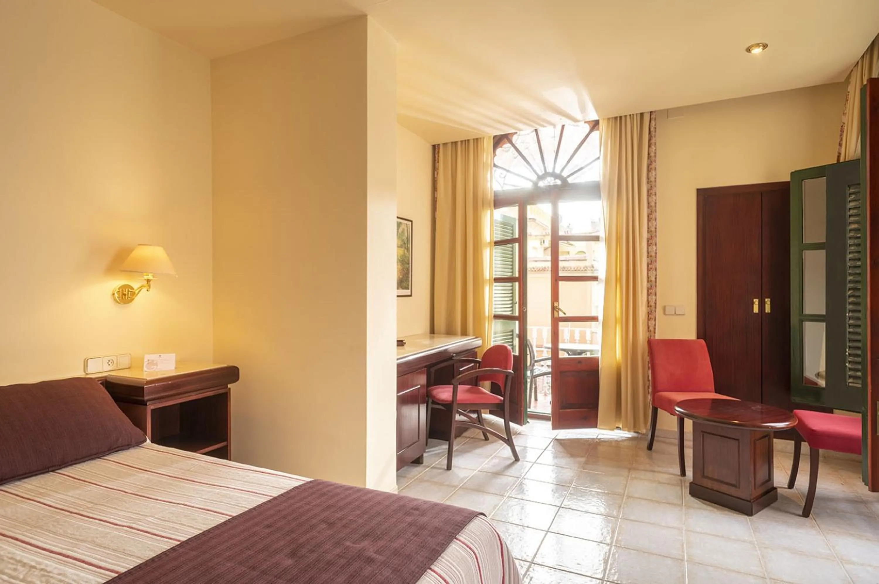 Photo of the whole room, Bed in Hotel Guitart Rosa - Adults Only