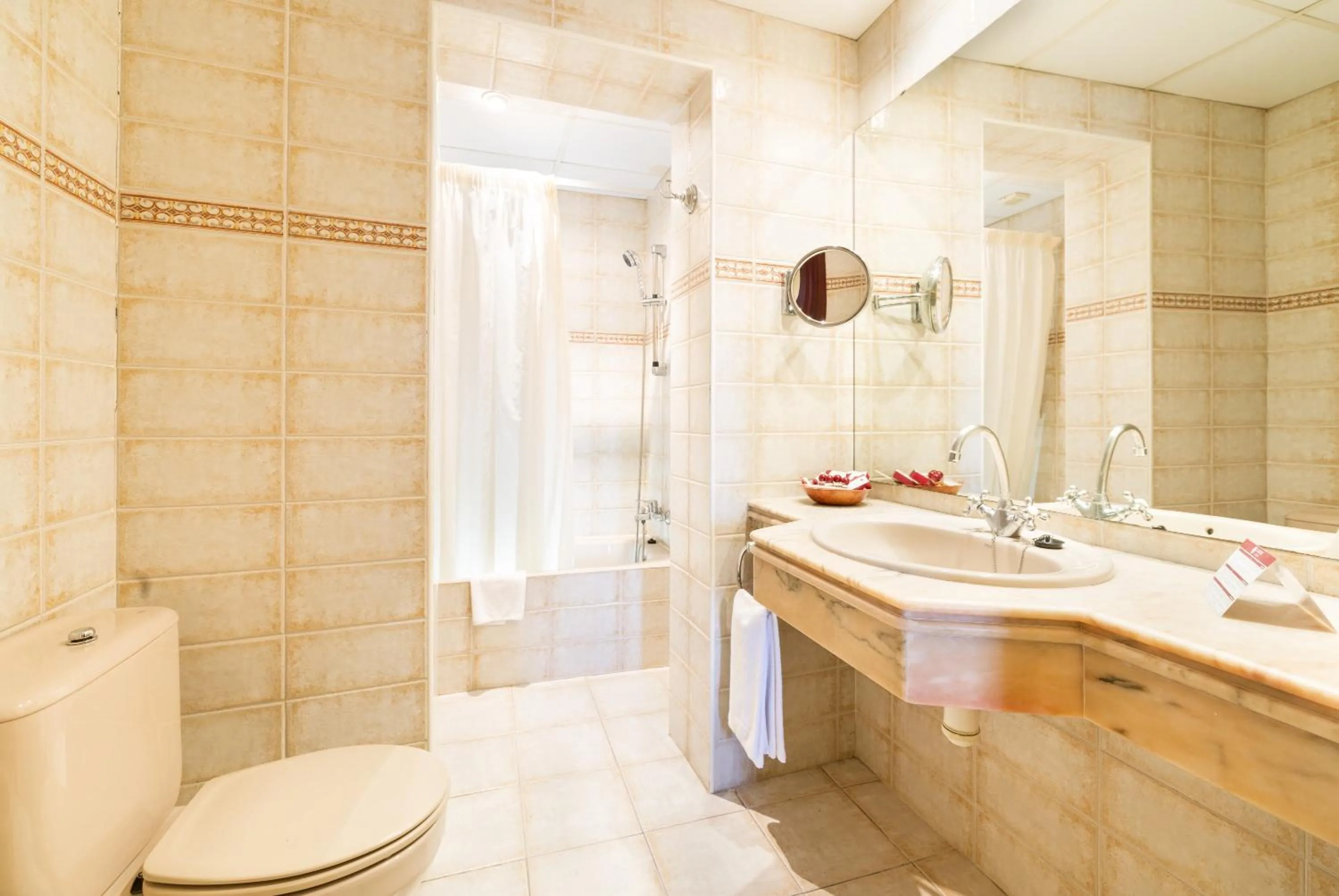 Bathroom in Hotel Guitart Rosa - Adults Only