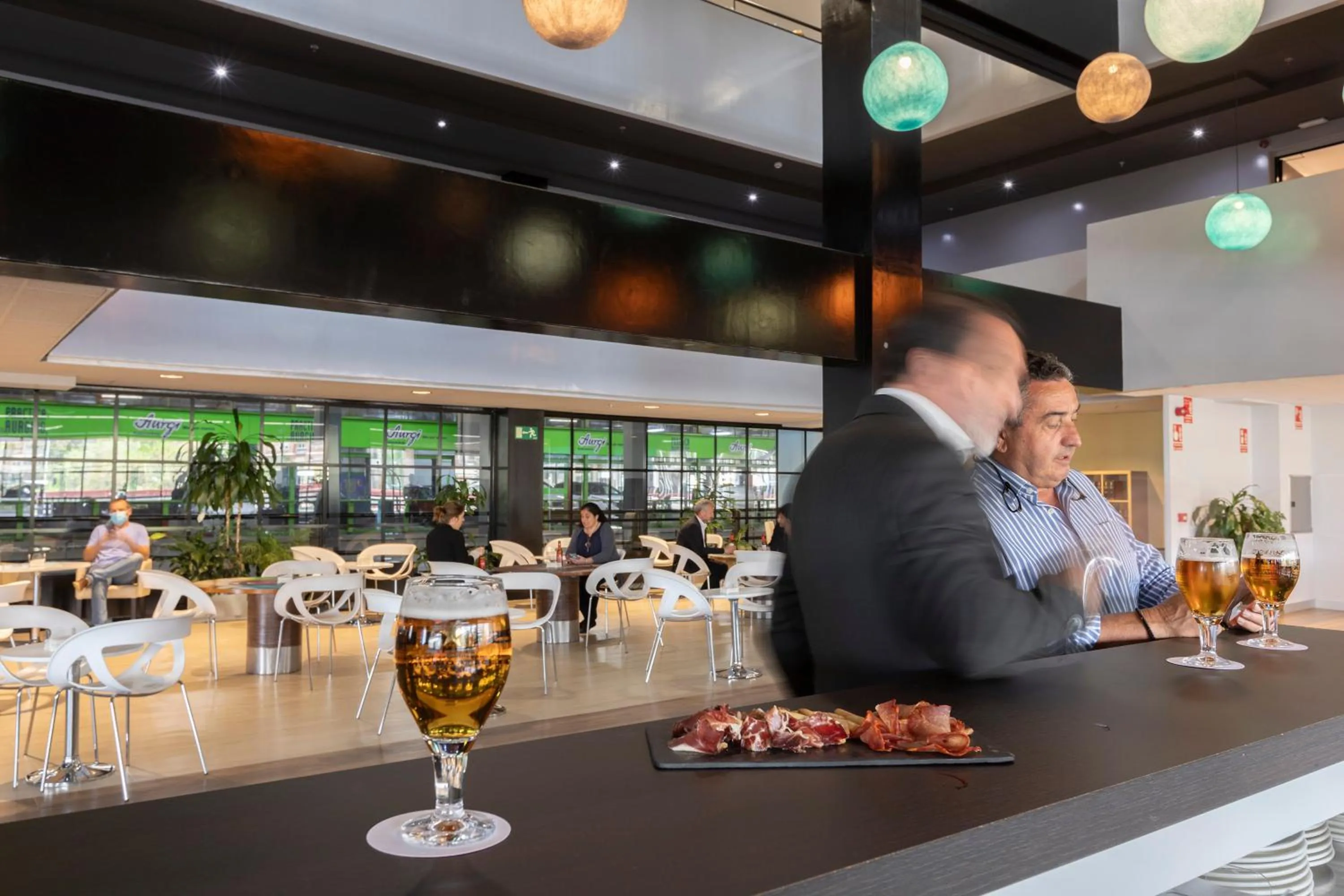 Restaurant/places to eat in Hotel Chamartin The One