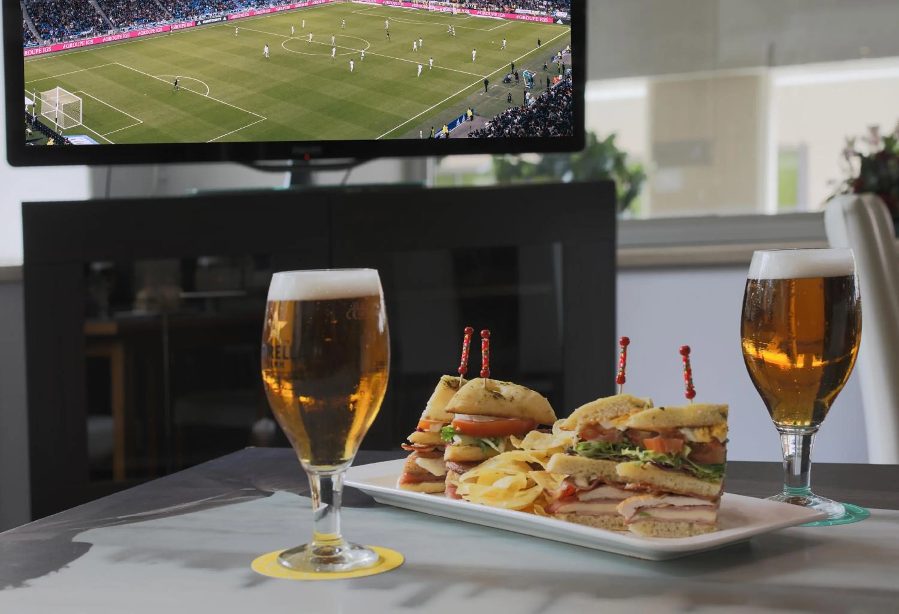 Restaurant/places to eat in Hotel Chamartin The One