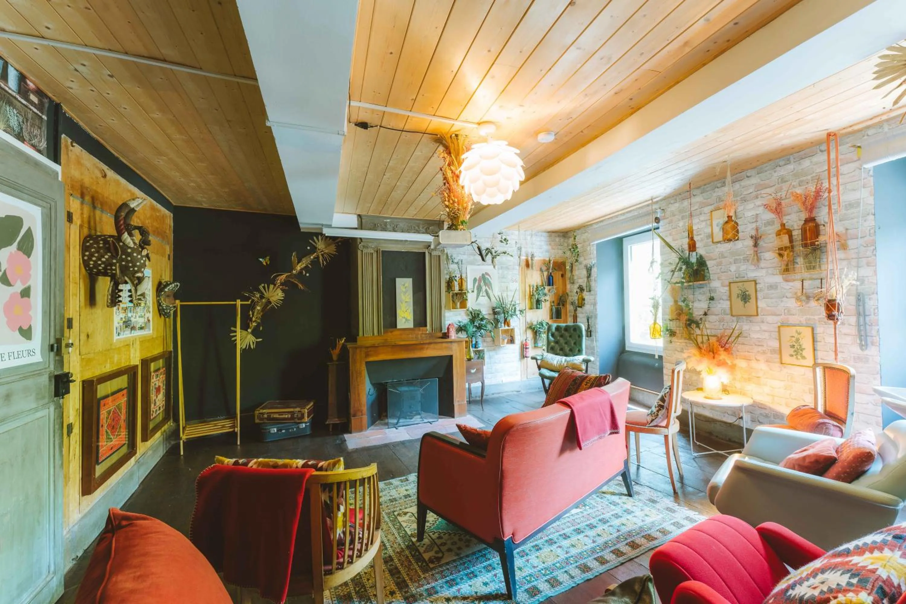 Communal lounge/ TV room in Eau Berges