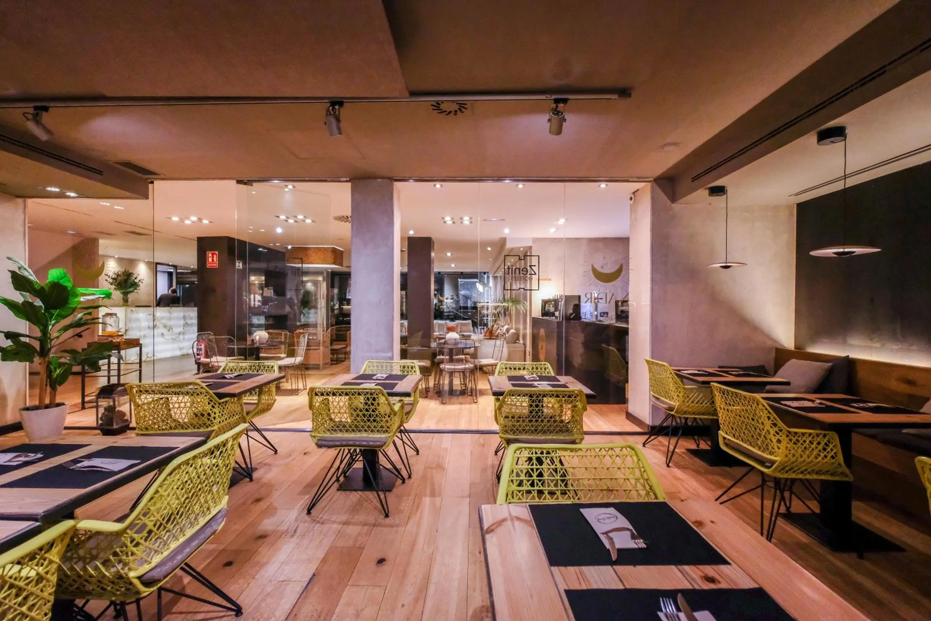 Restaurant/places to eat in Zenit Abeba