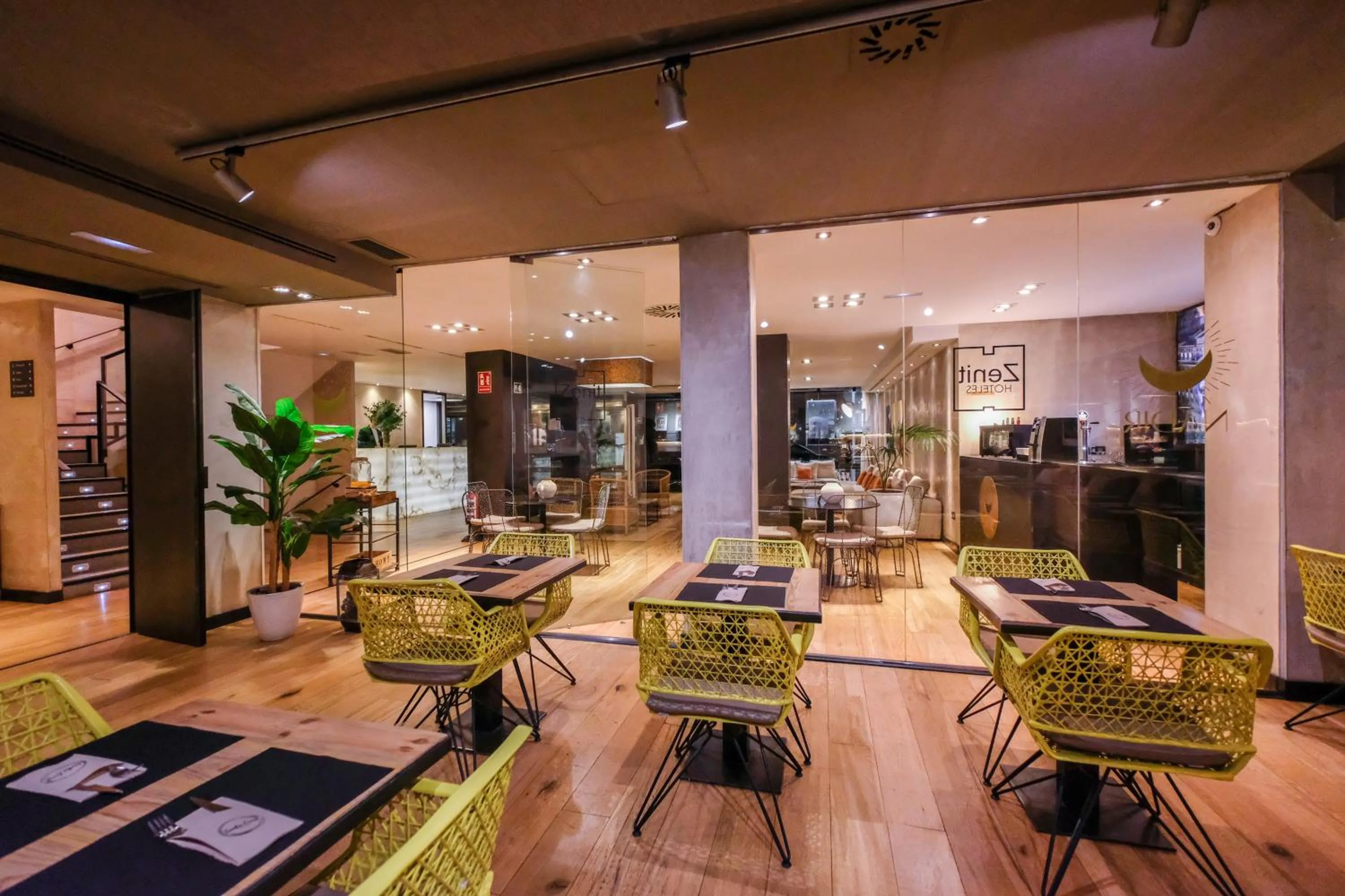 Restaurant/places to eat in Zenit Abeba