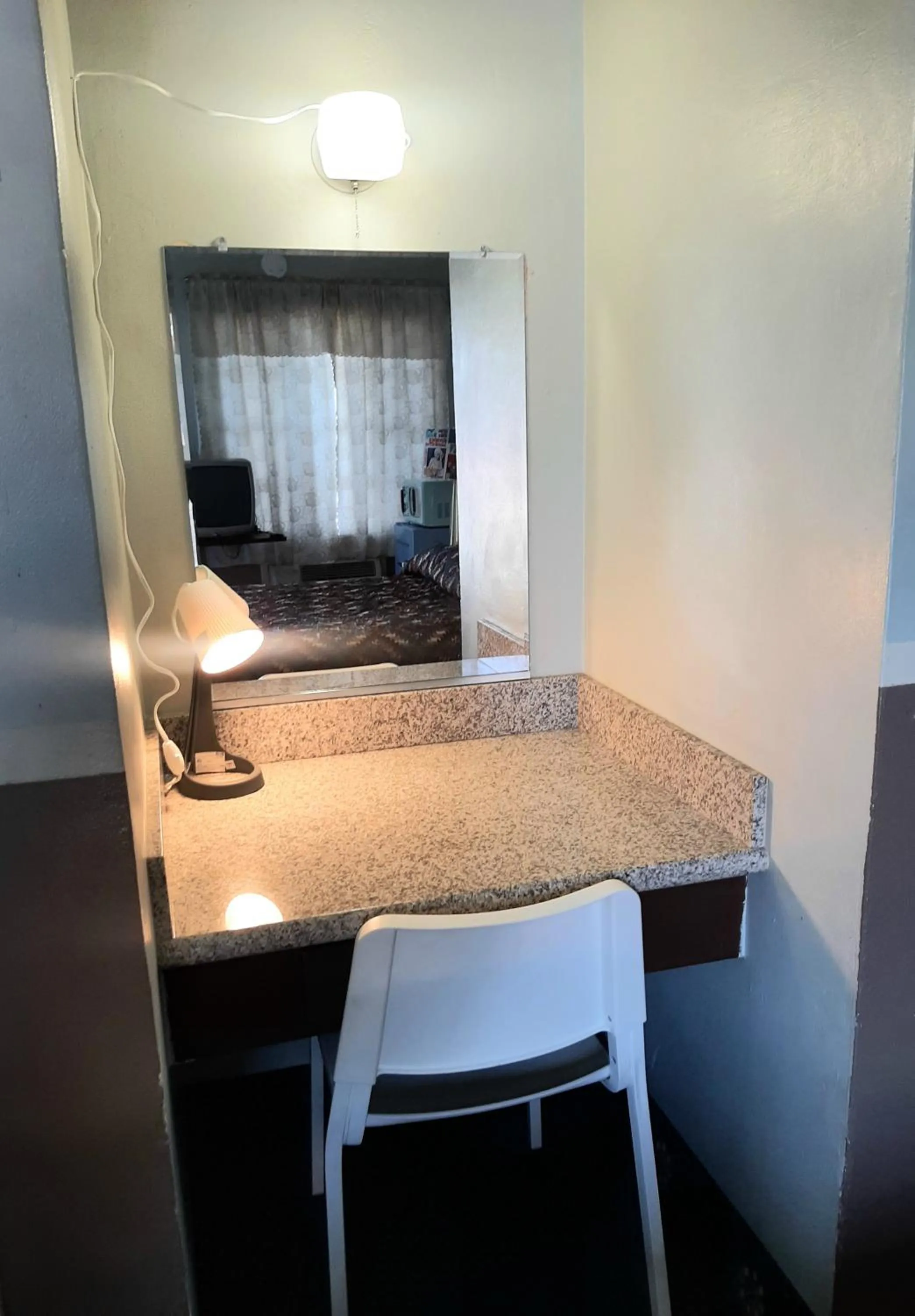 Photo of the whole room in THE NEW STAR MOTEL - 1950s Extended-Stay Lodging and Retreat Center