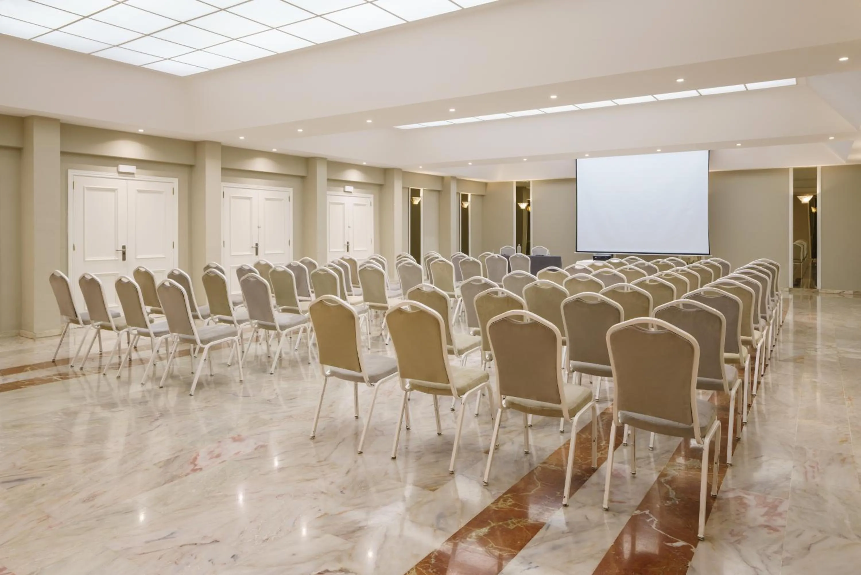 Meeting/conference room in Crisol Jardines de Córdoba