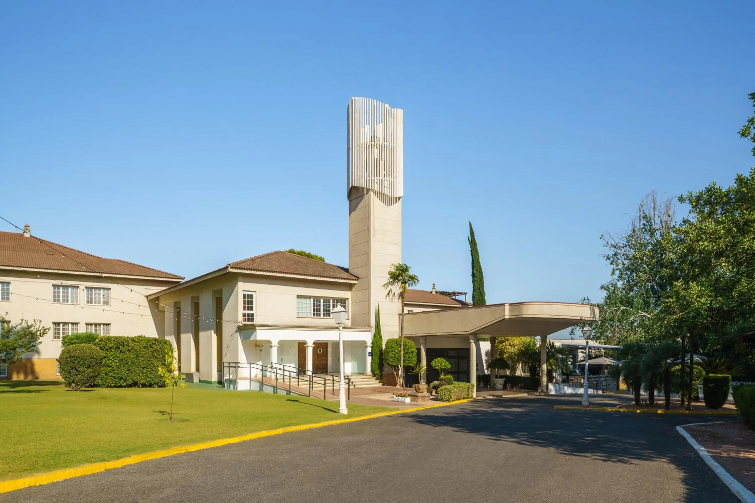 Facade/entrance in Crisol Jardines de Córdoba