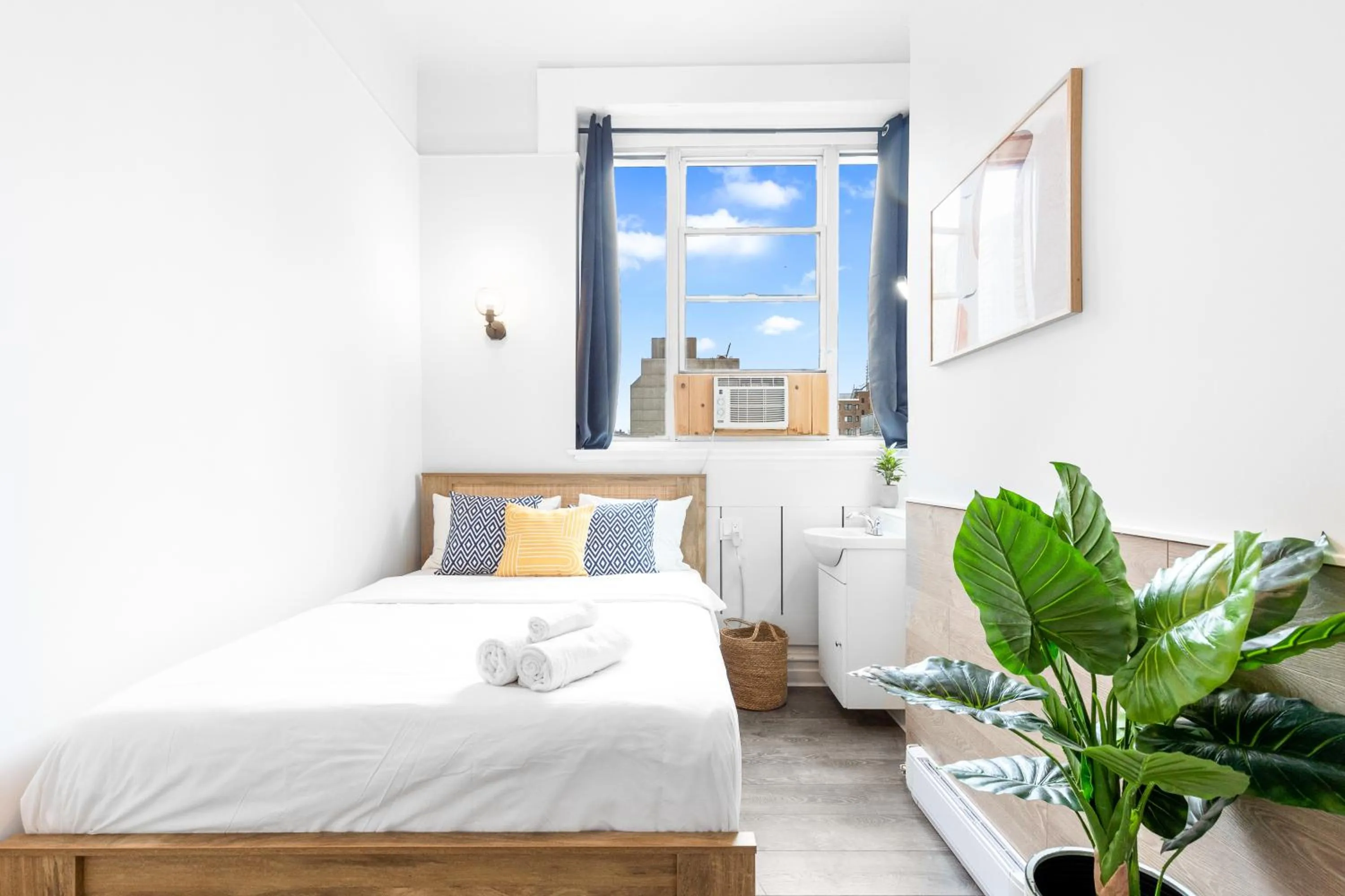 Bed in Le Sand & Stone Hotel