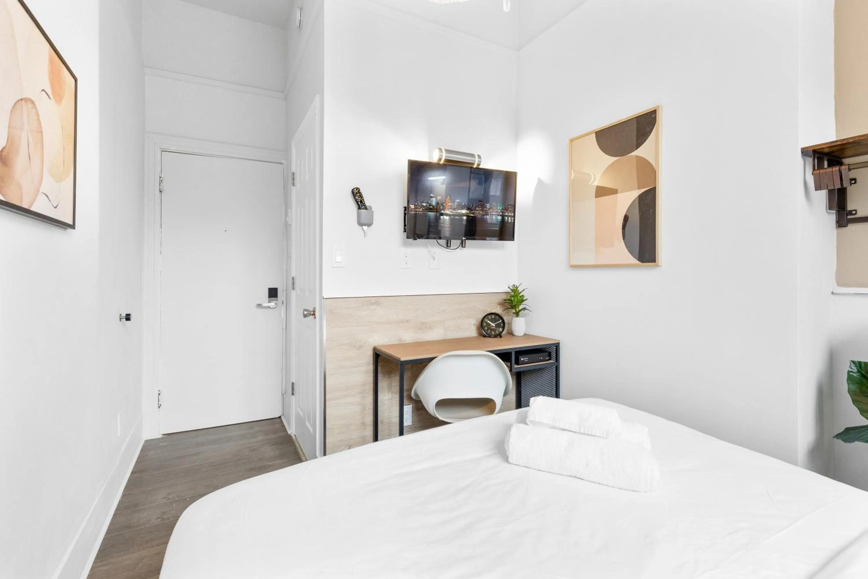 Bed in Le Sand & Stone Hotel