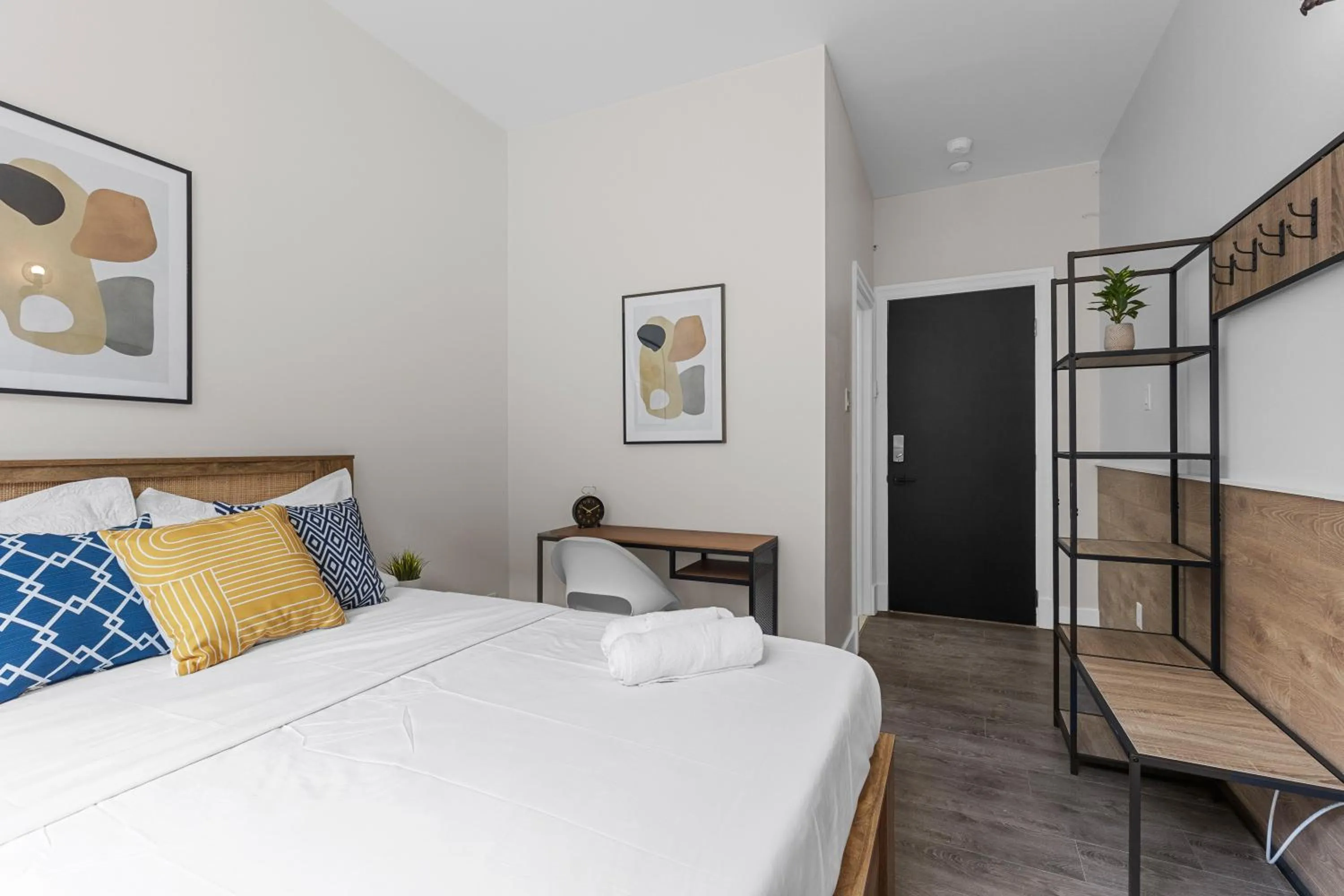 Bed in Le Sand & Stone Hotel