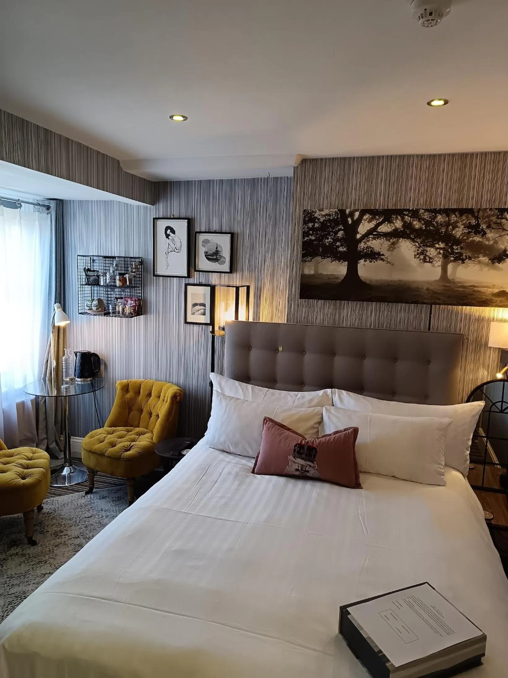 Bed in Regency Rooms