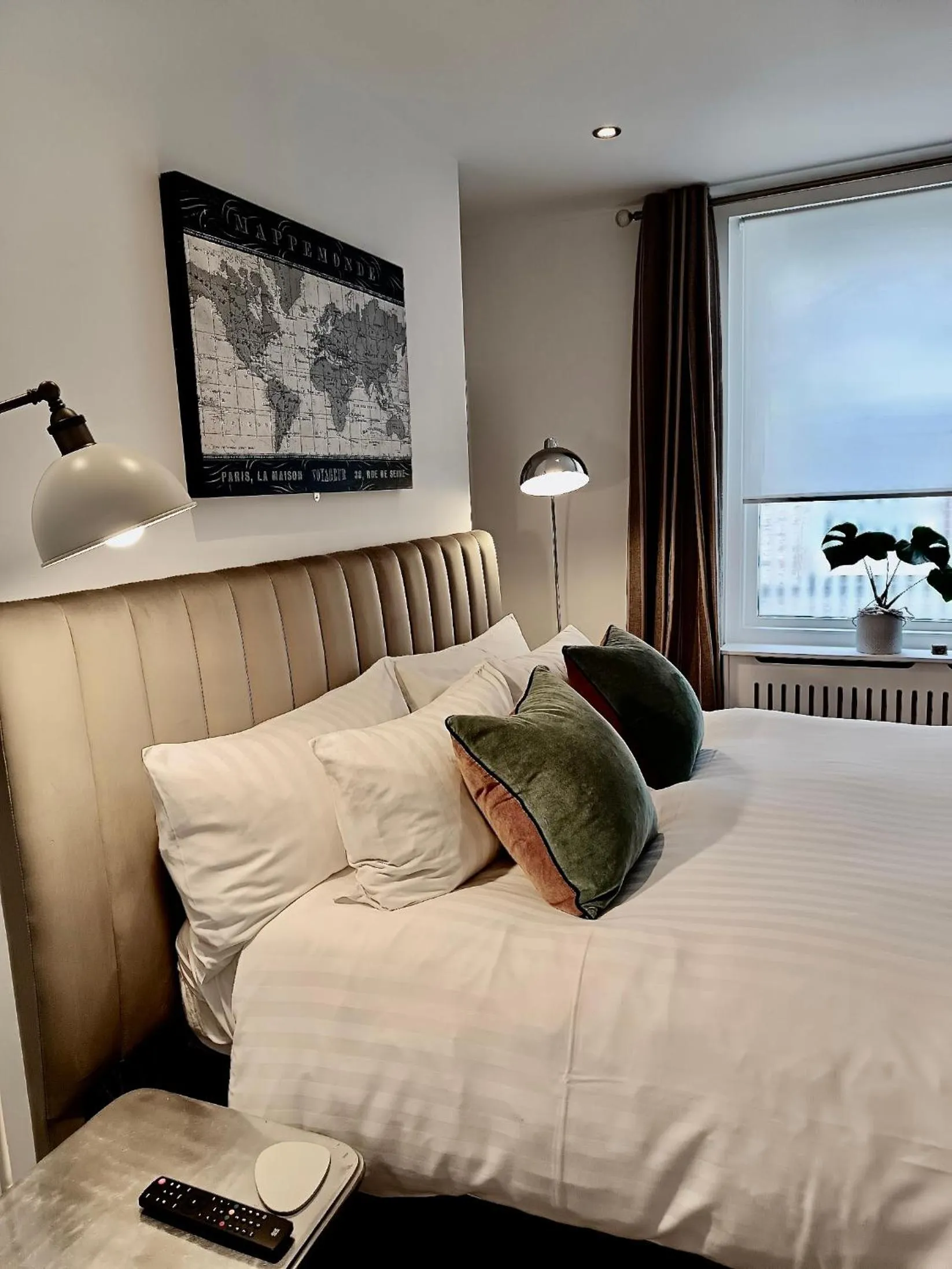 Bed in Regency Rooms