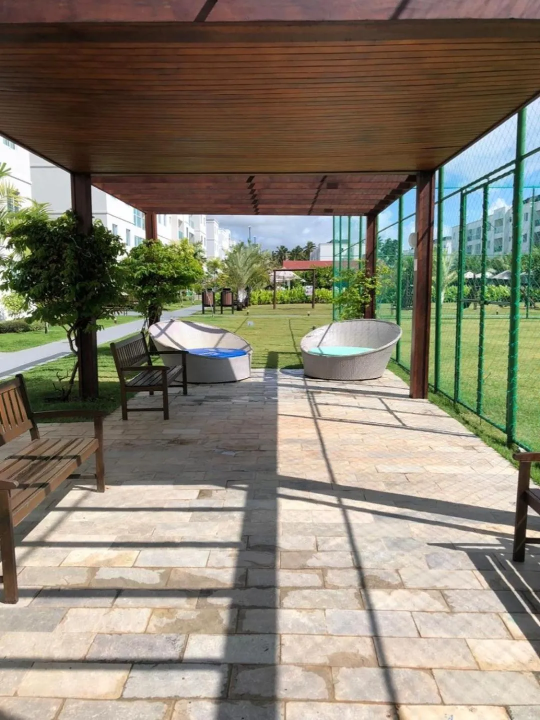 Patio in Palm Village Acqua