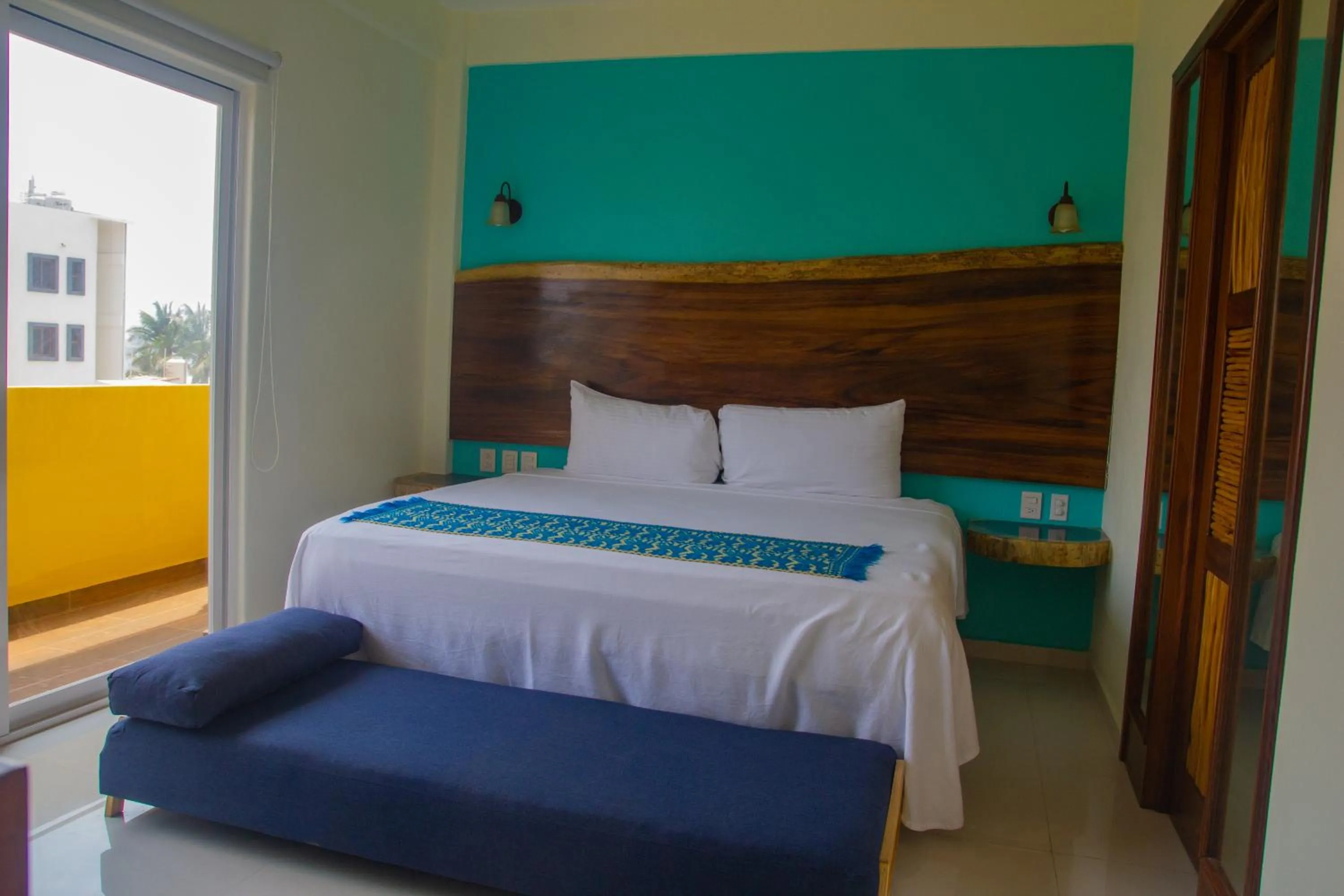 Photo of the whole room, Bed in Hotel Happy Beach