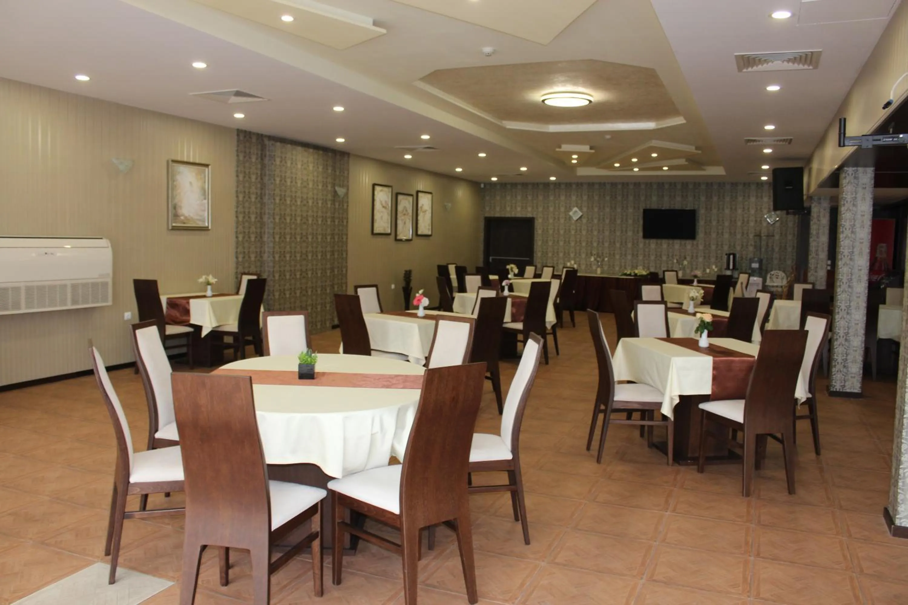 Restaurant/places to eat in Teodora Palace Hotel