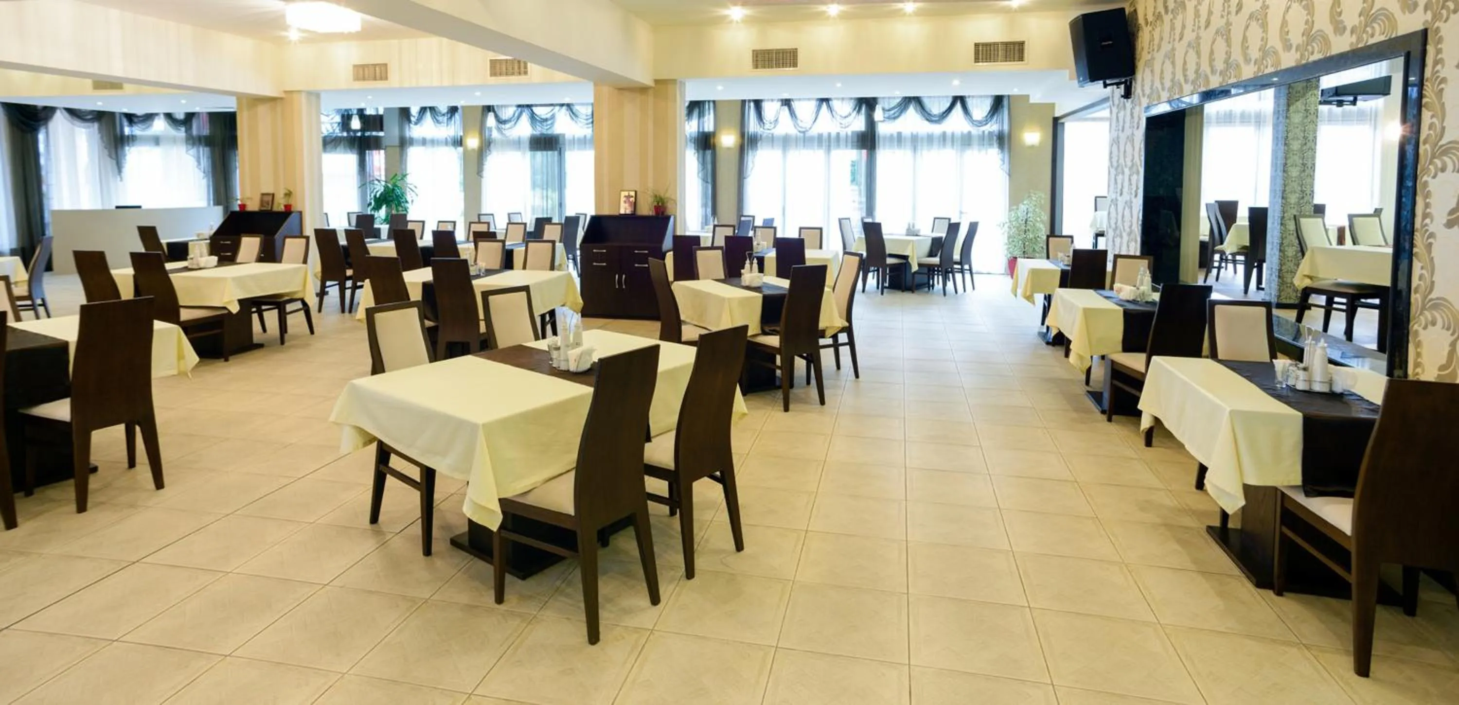 Restaurant/places to eat in Teodora Palace Hotel