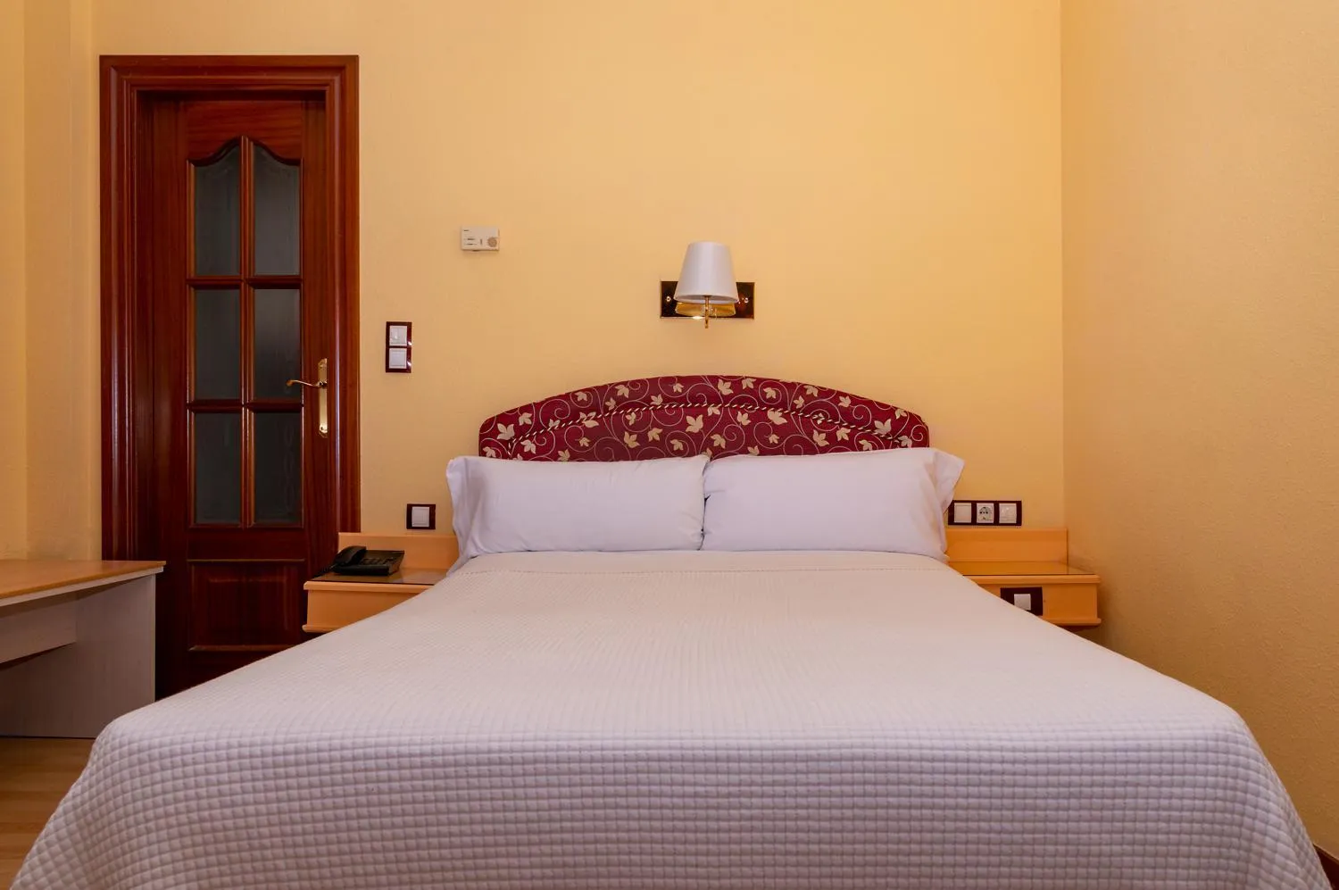 Photo of the whole room, Bed in Hotel Tibur