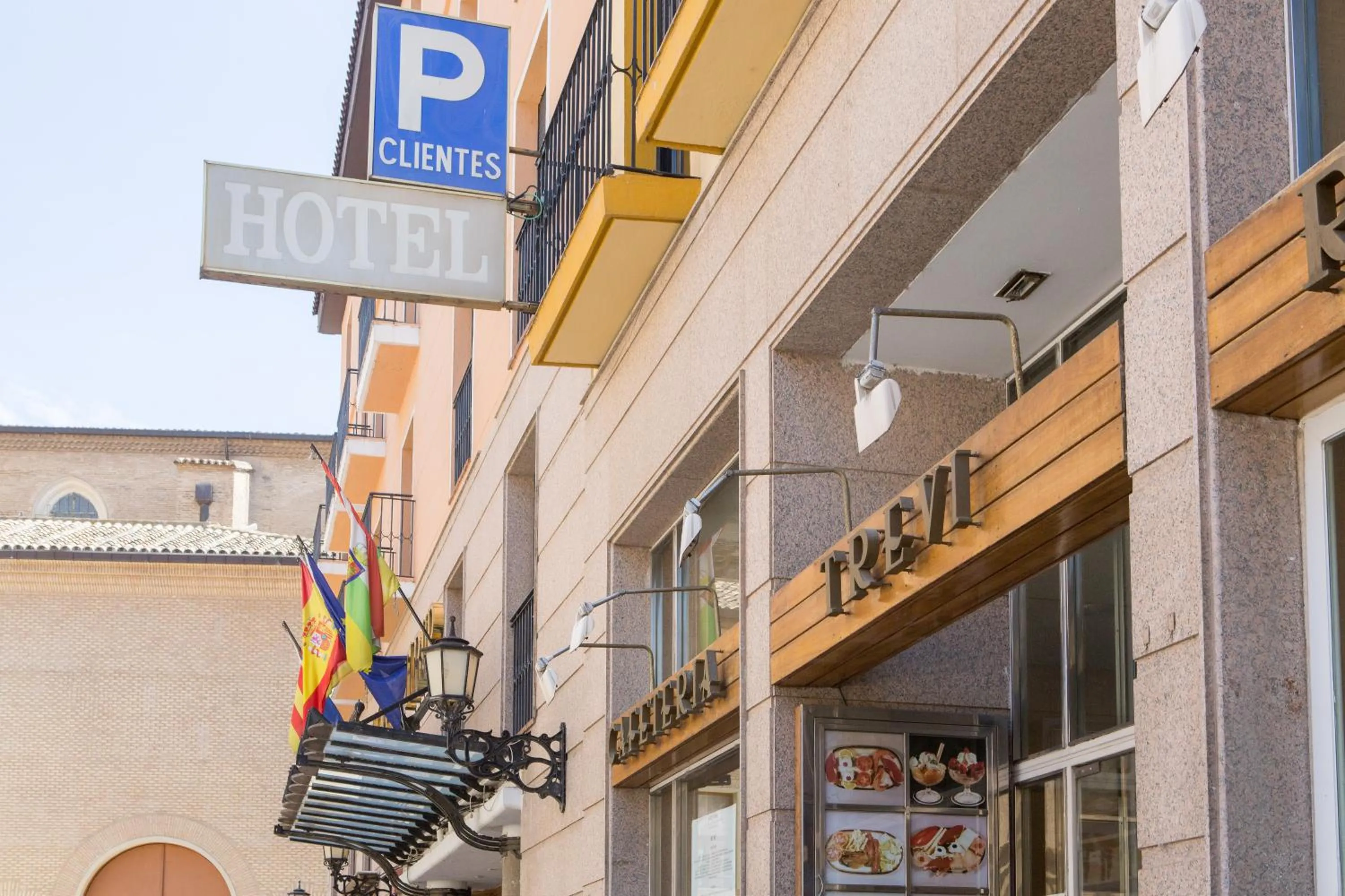 Facade/entrance in Hotel Tibur