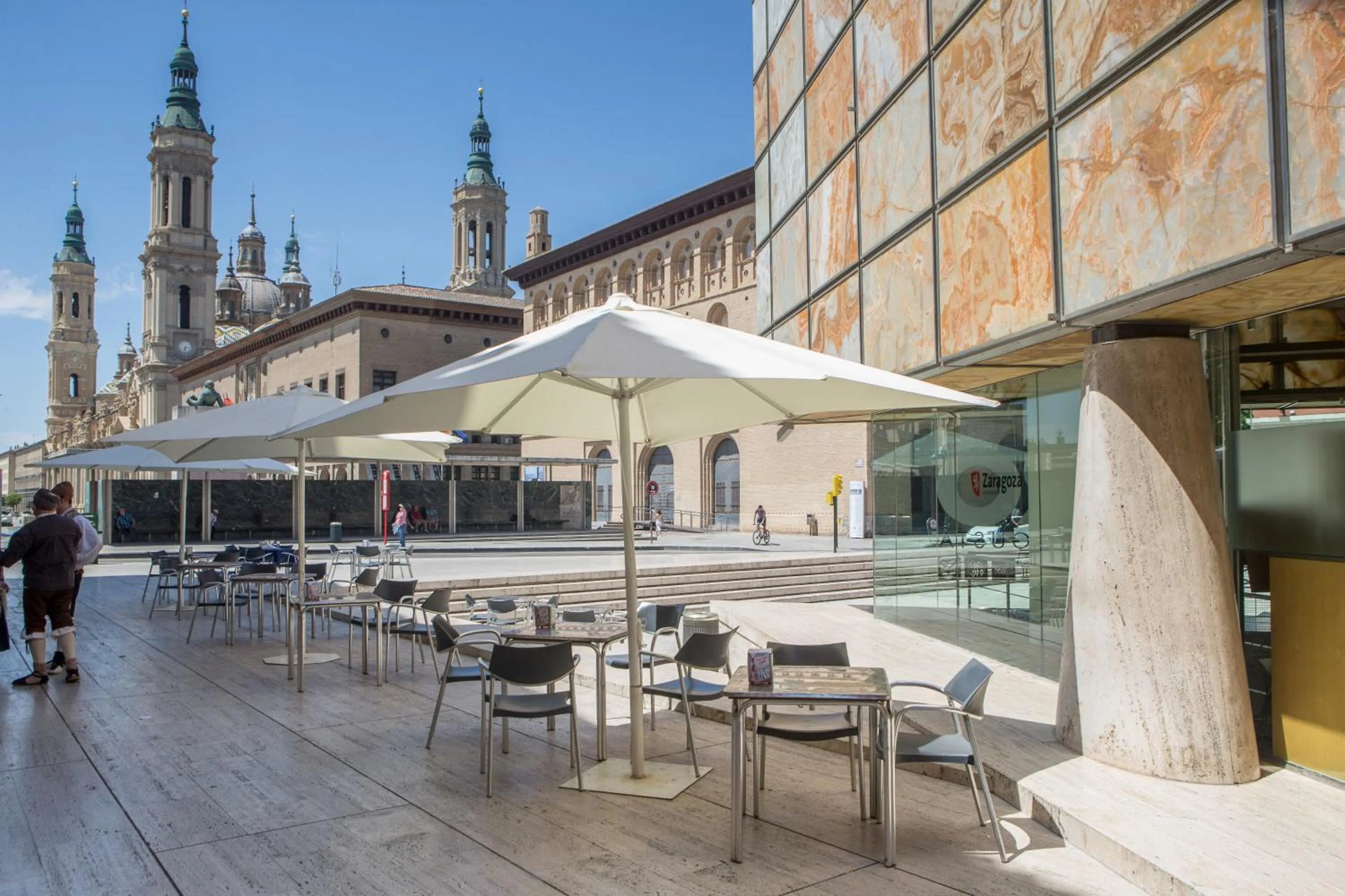 Facade/entrance in Hotel Tibur