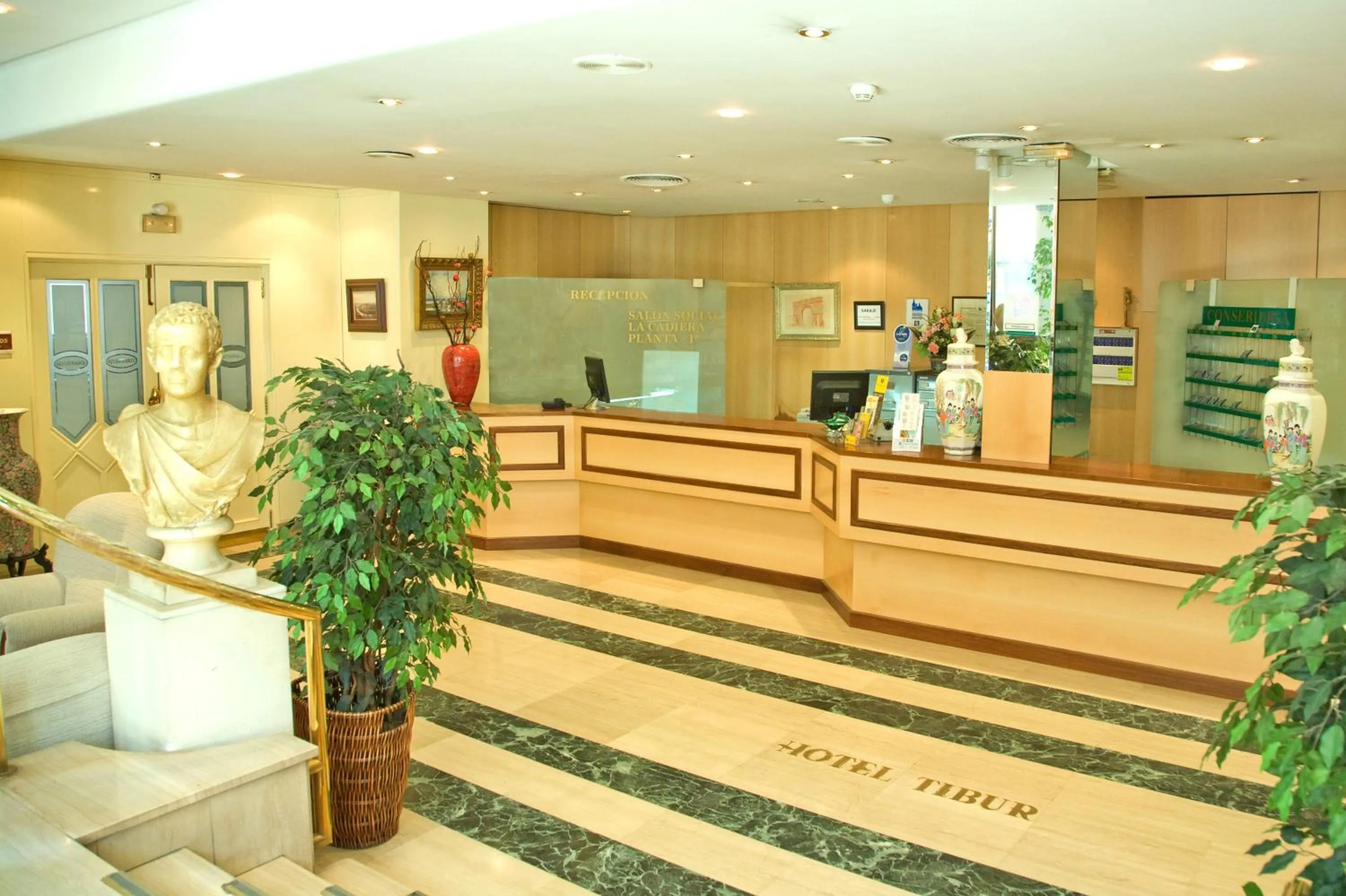 Lobby or reception in Hotel Tibur