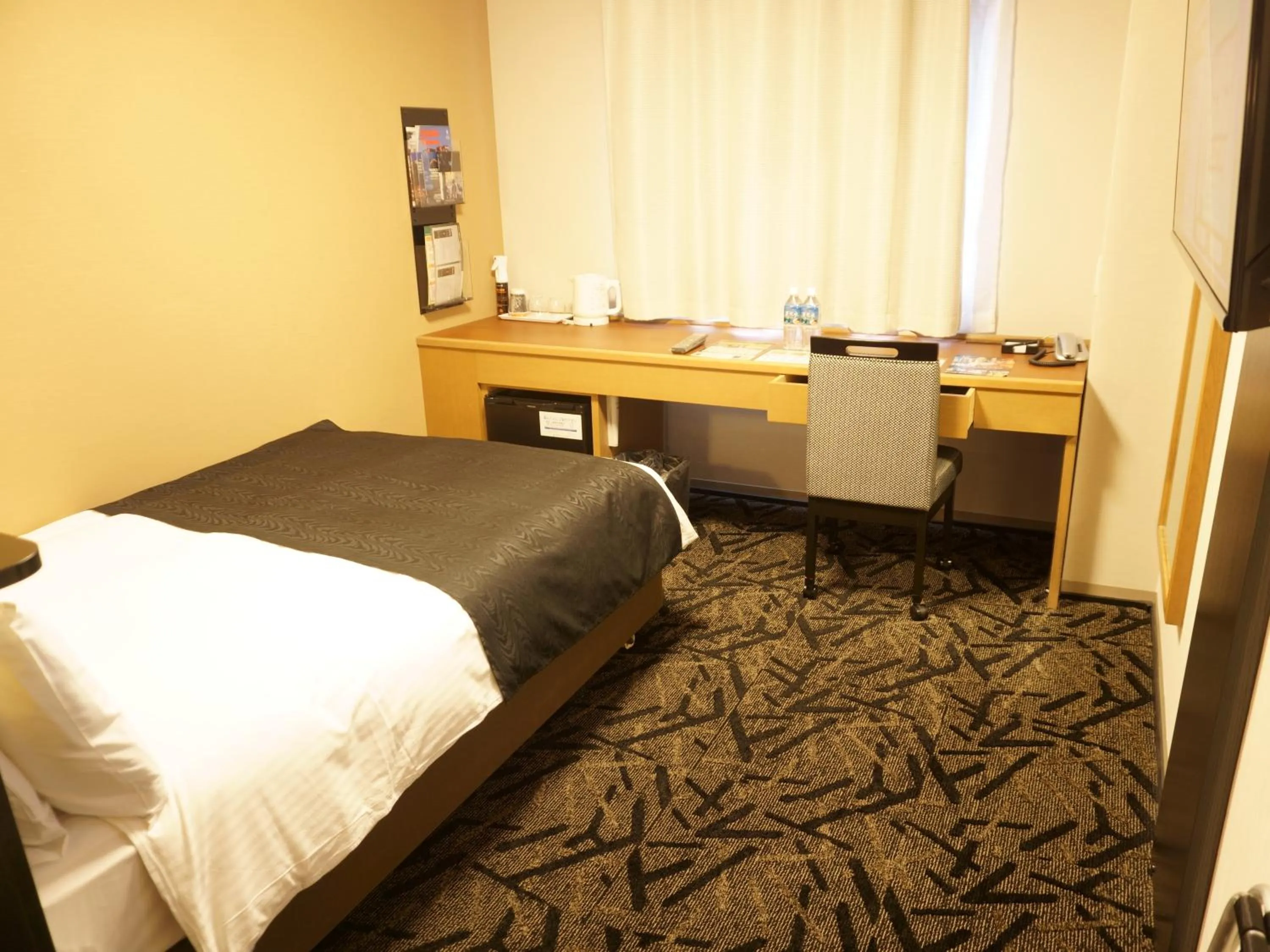 Photo of the whole room, Bed in APA Hotel Saitama Yatsuka Ekimae