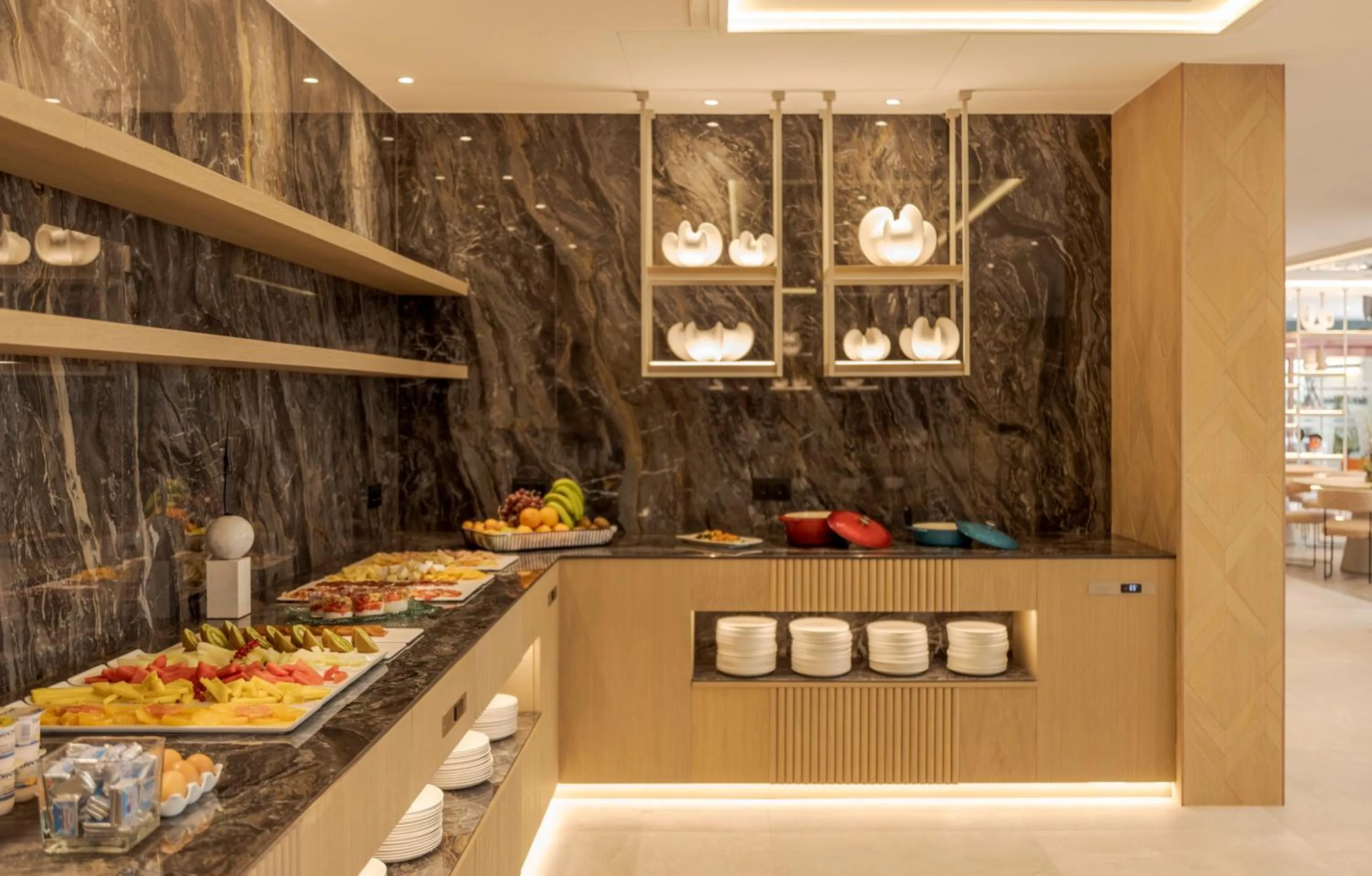 Buffet breakfast in Ilunion Romareda