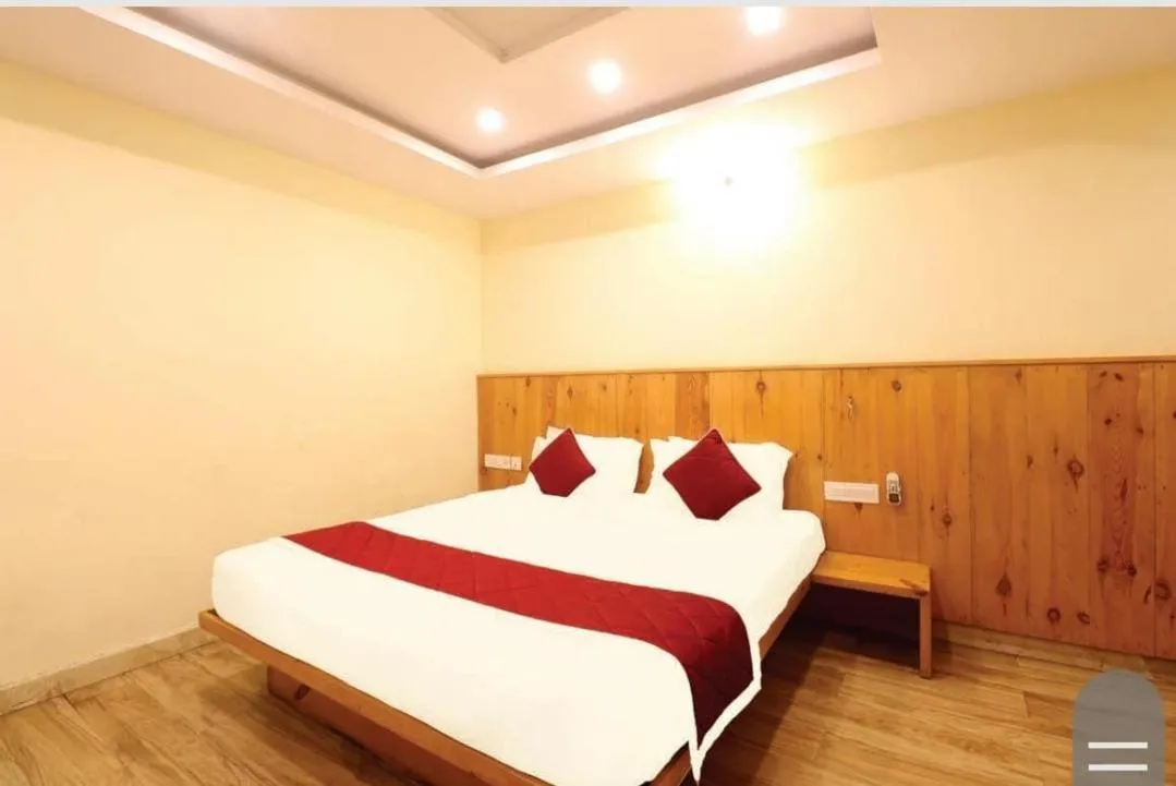 Bedroom in Hotel Royal Orbit
