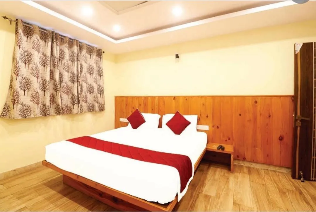 Bedroom in Hotel Royal Orbit