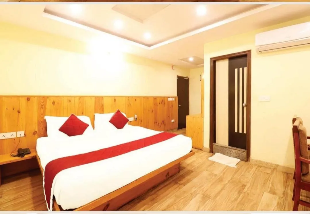 Bedroom in Hotel Royal Orbit