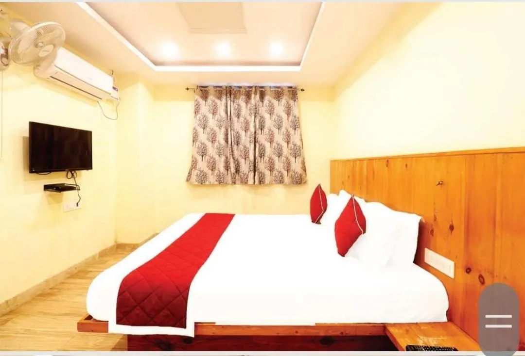 Bedroom in Hotel Royal Orbit