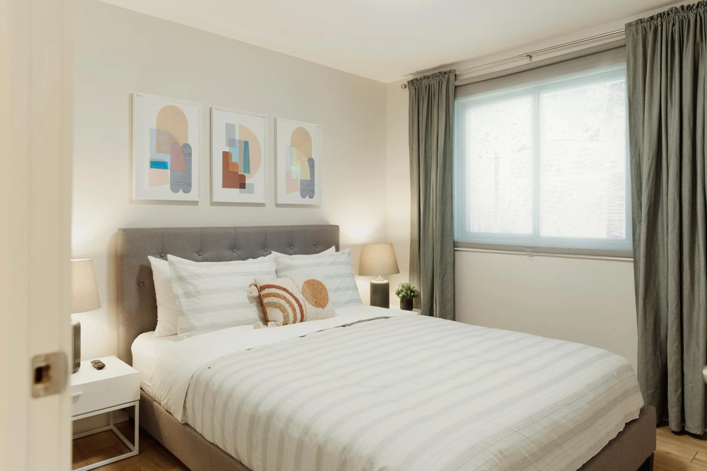 Modern, Luxurious Apartment near Downtown Ottawa
