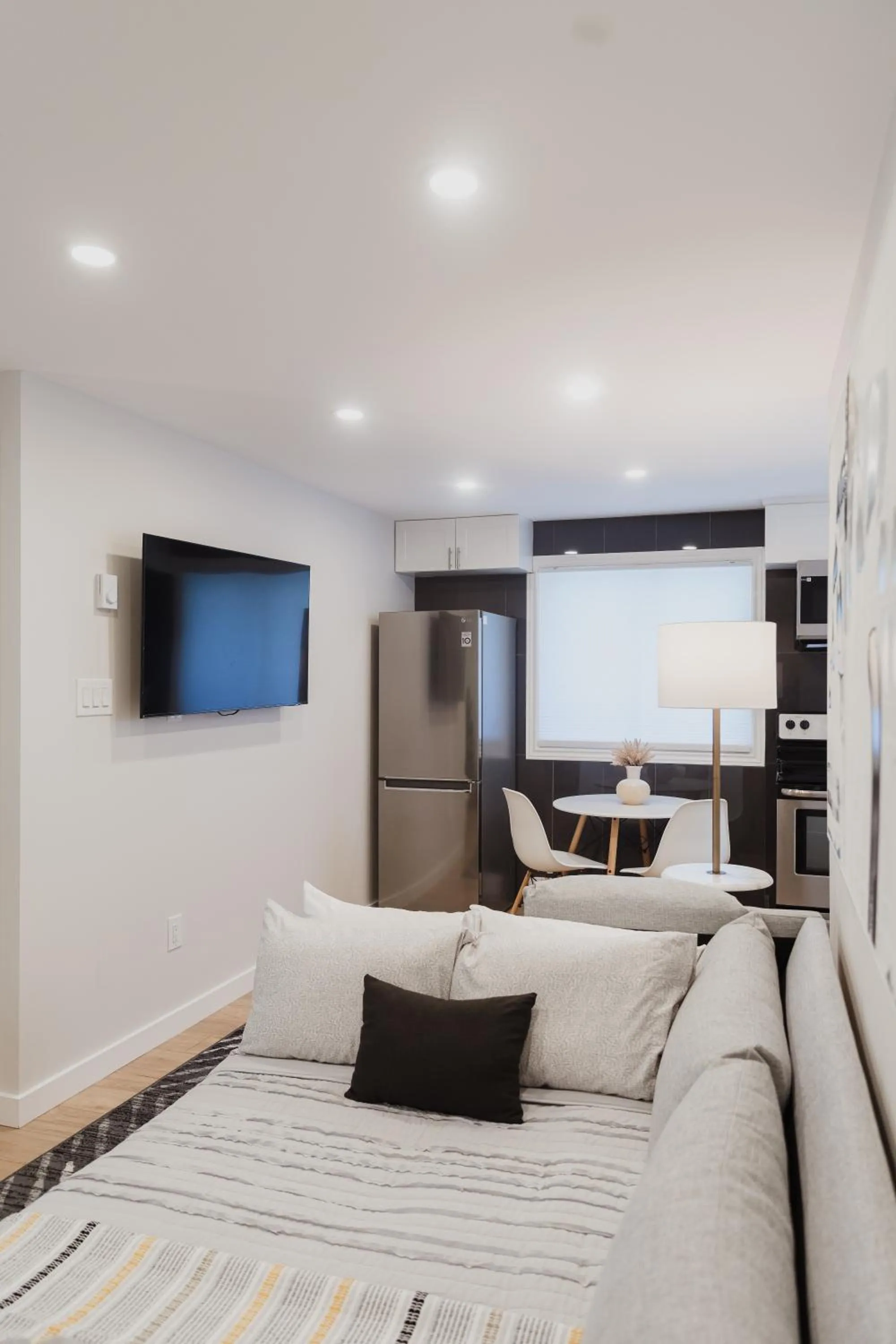 Modern, Luxurious Apartment near Downtown Ottawa
