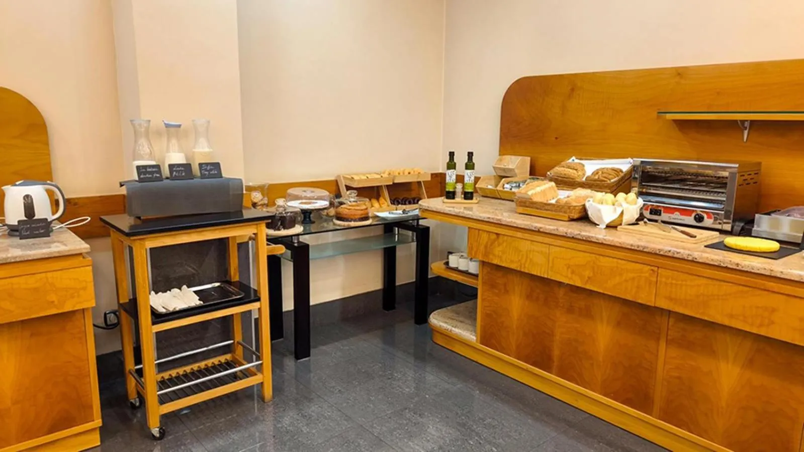 Breakfast in Hotel Condes de Haro