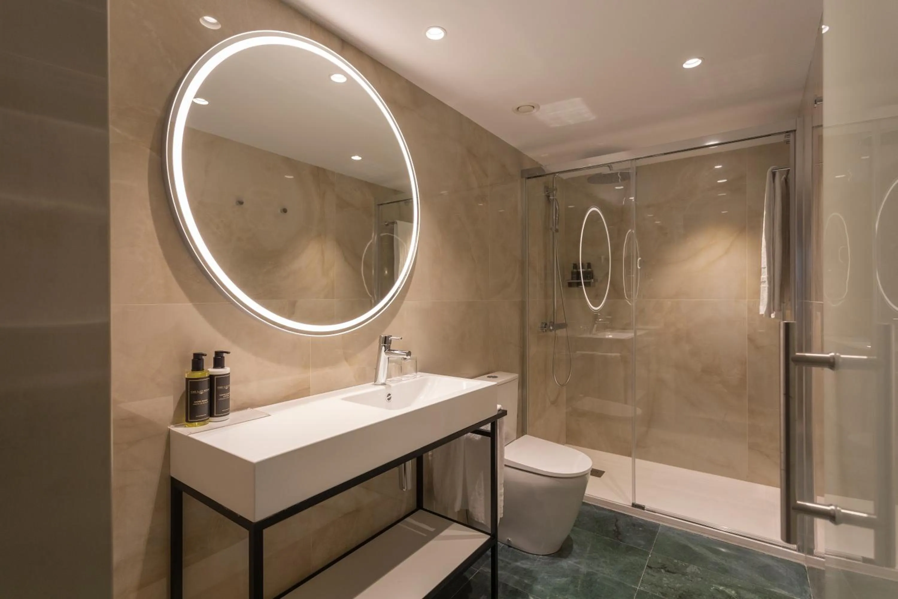 Shower in Eurostars Cristal Palace