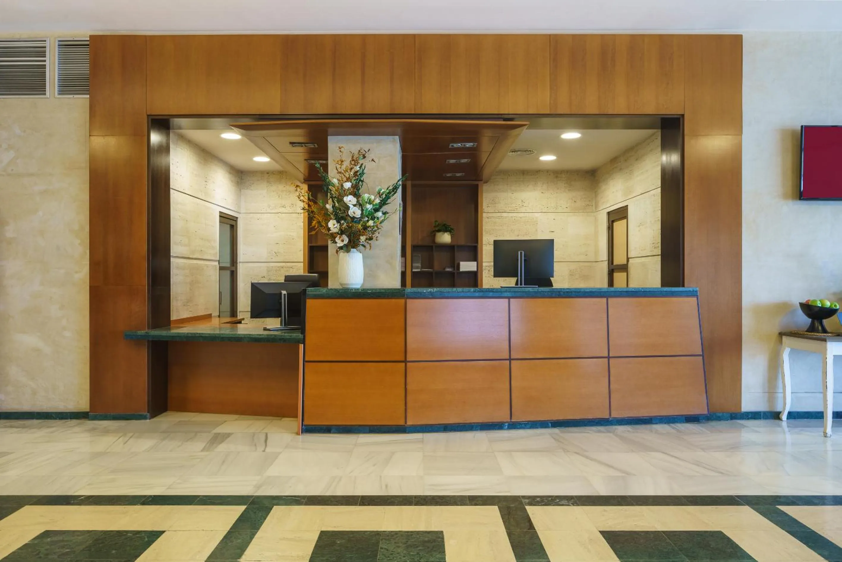 Lobby or reception in Exe Las Adelfas