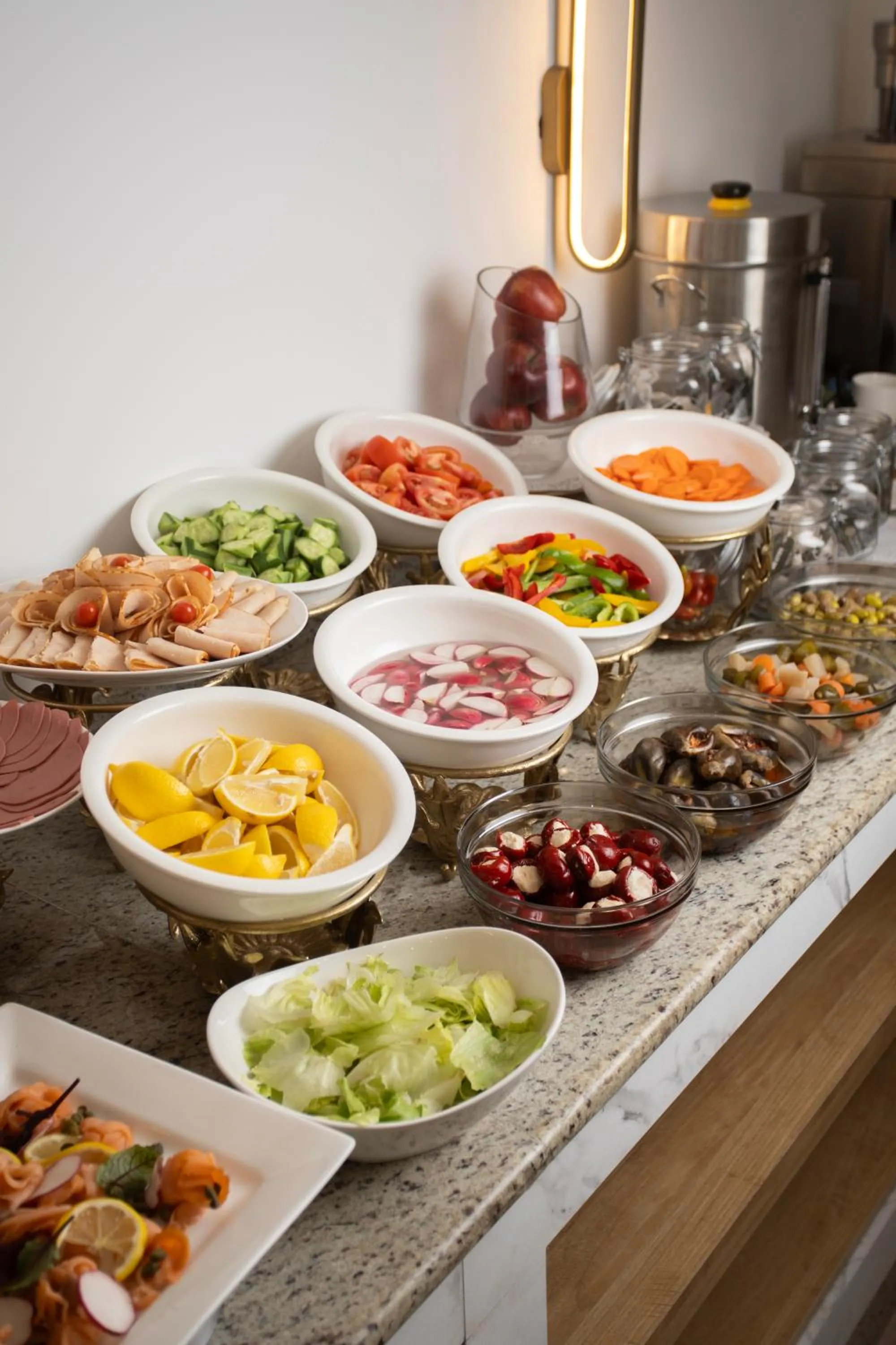 Food and drinks in Bratus Hotel