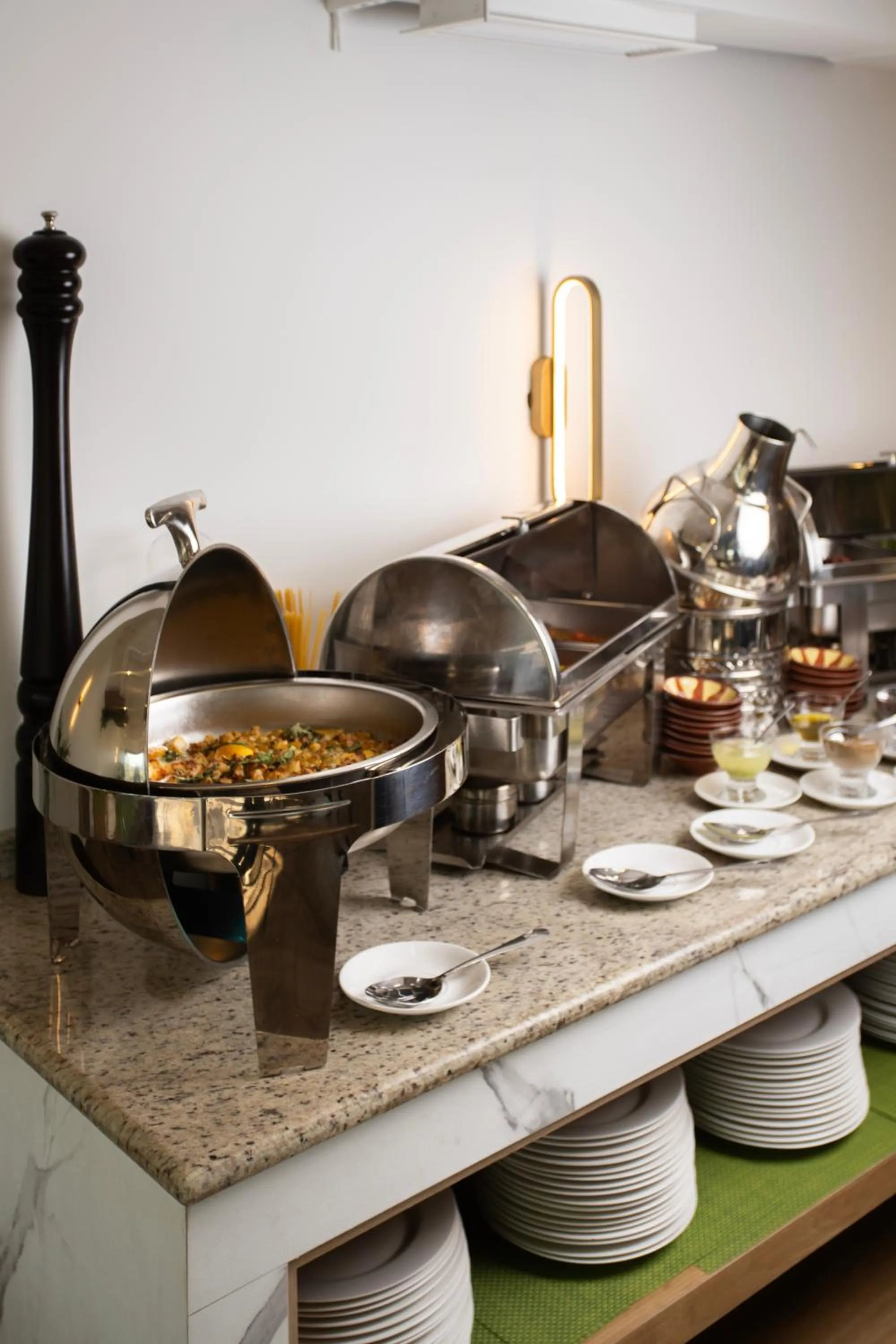 Food and drinks in Bratus Hotel