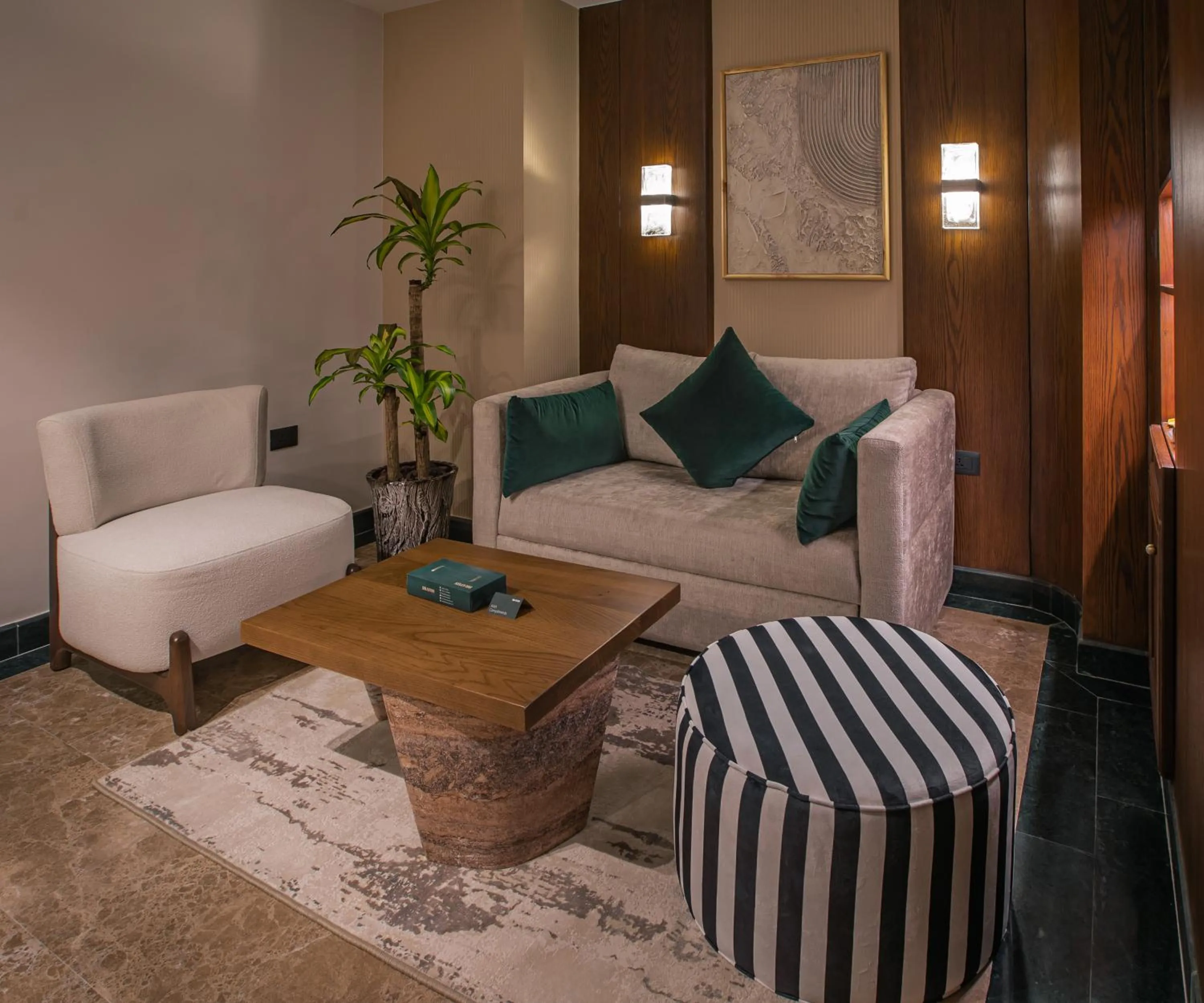 Seating area in Bratus Hotel