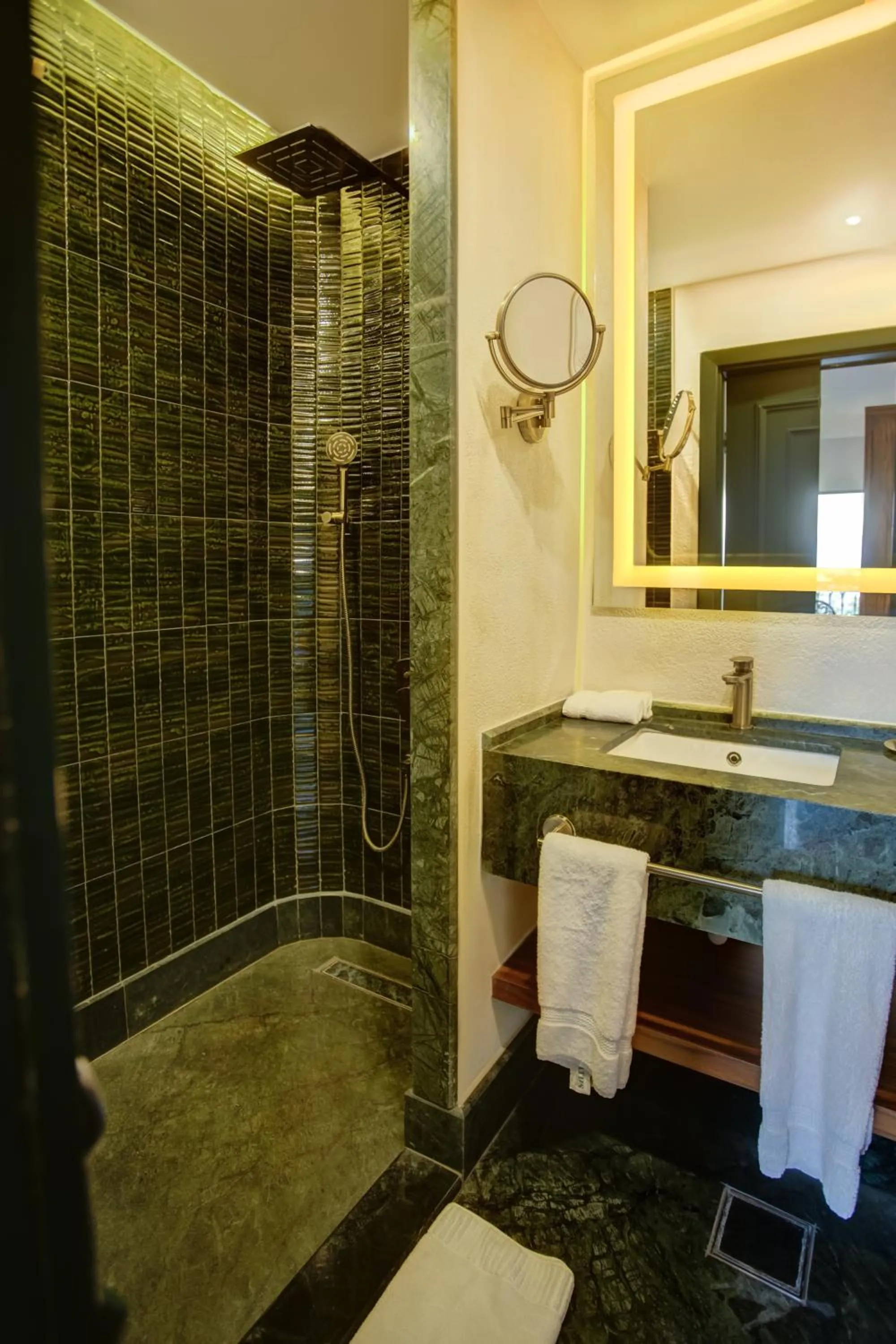 Bathroom in Bratus Hotel