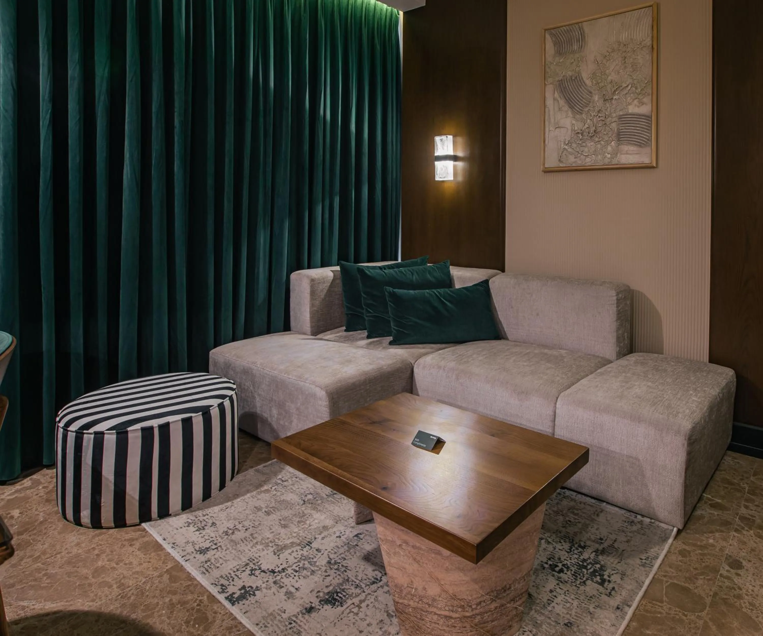 Living room in Bratus Hotel