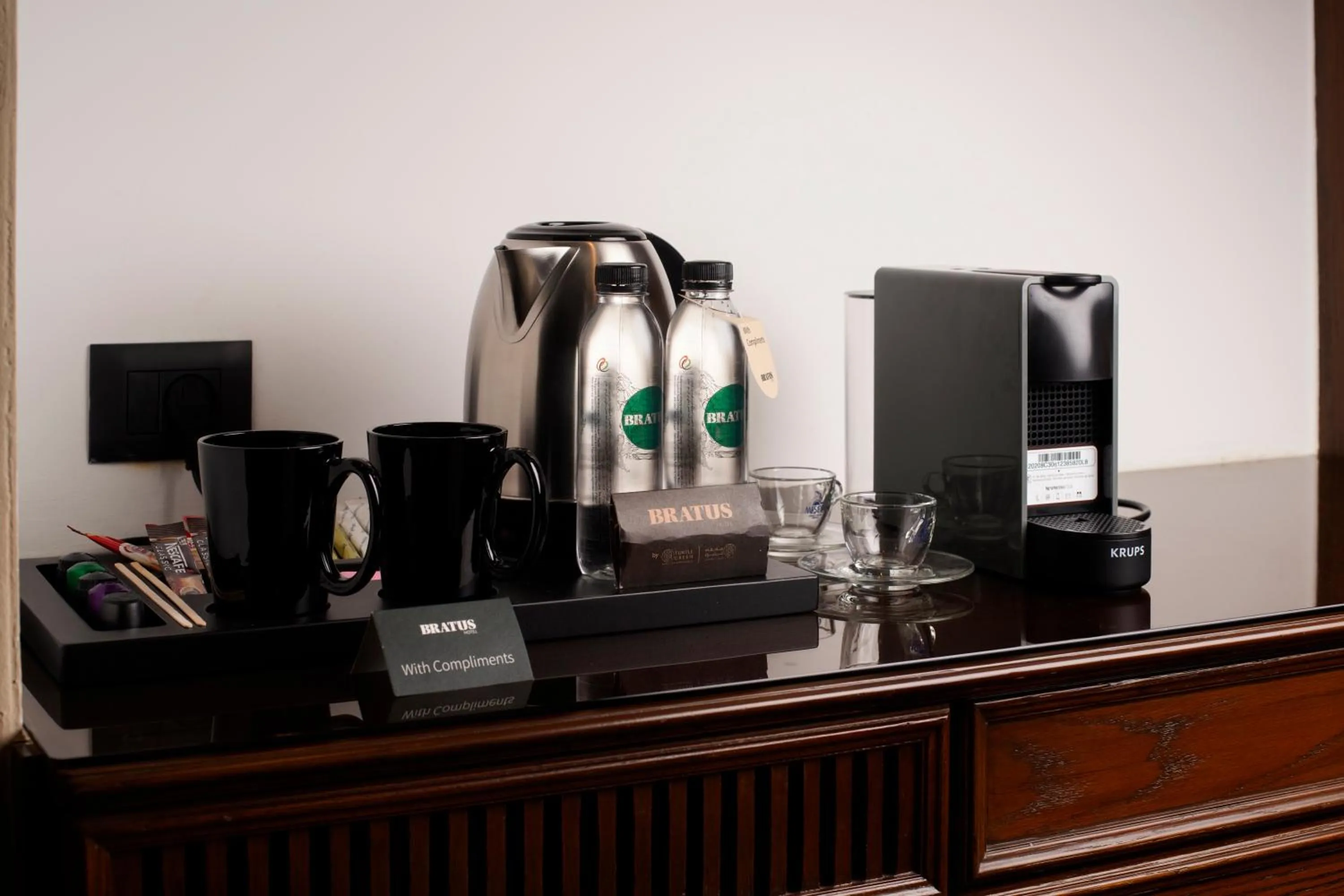 Coffee/tea facilities in Bratus Hotel