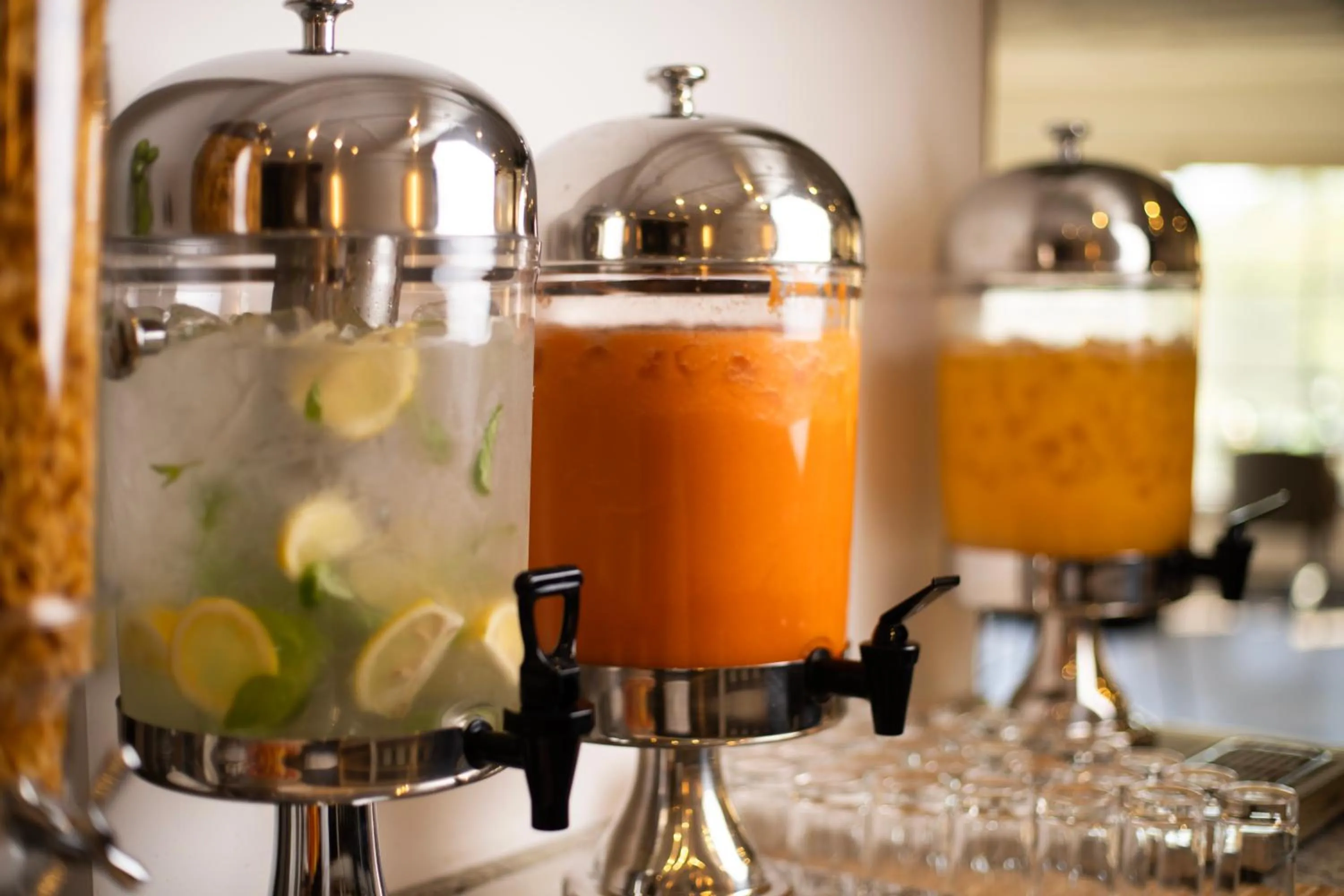 Restaurant/places to eat in Bratus Hotel