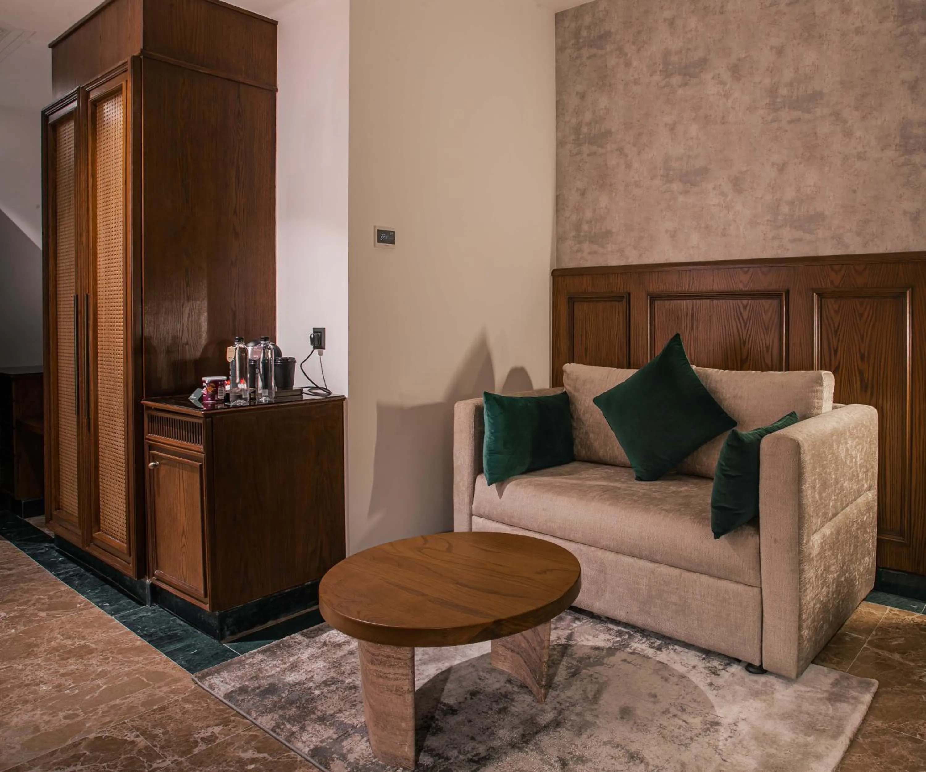 Seating area in Bratus Hotel