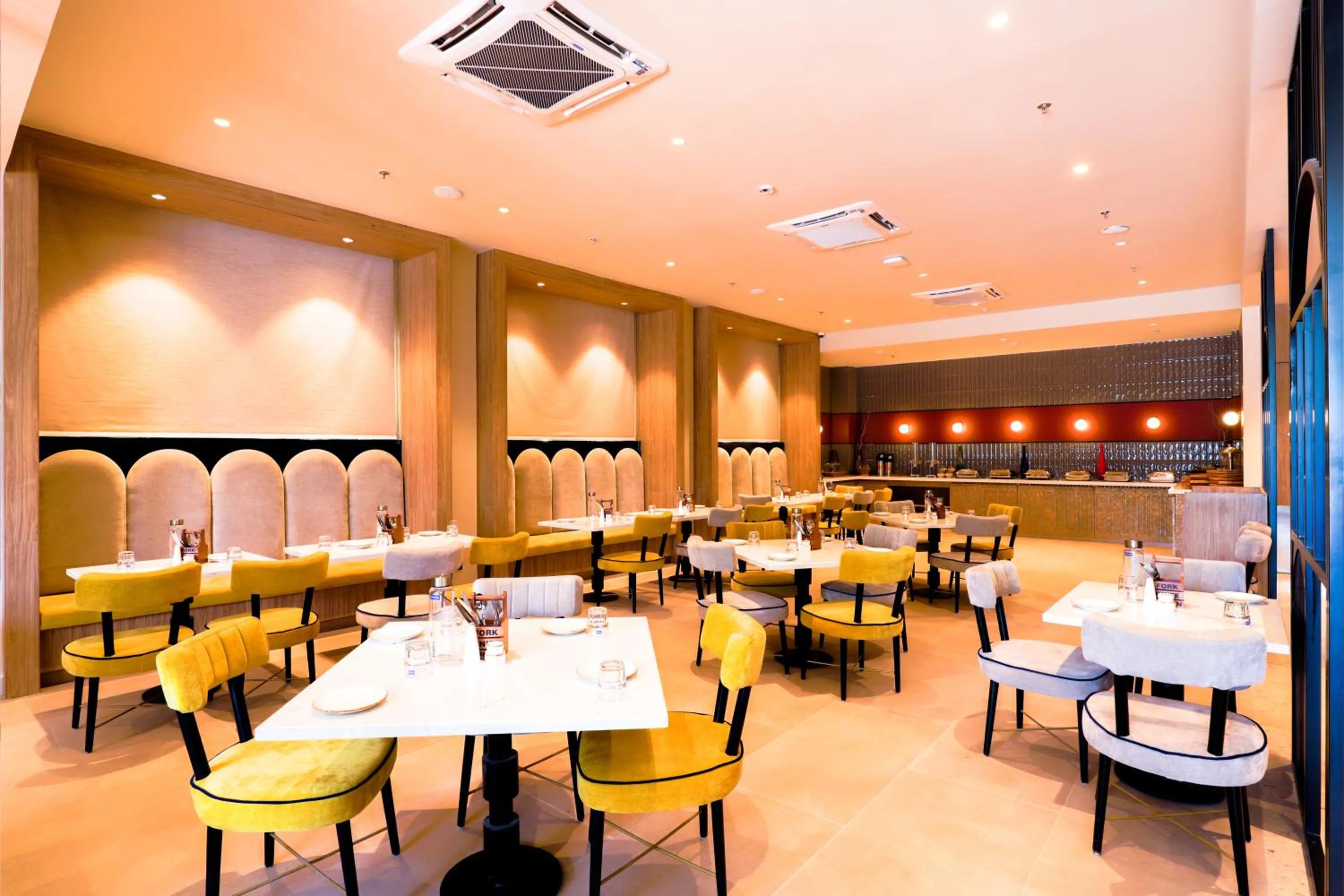 Restaurant/places to eat in 7 Apple Hotel Jal Mahal, Jaipur