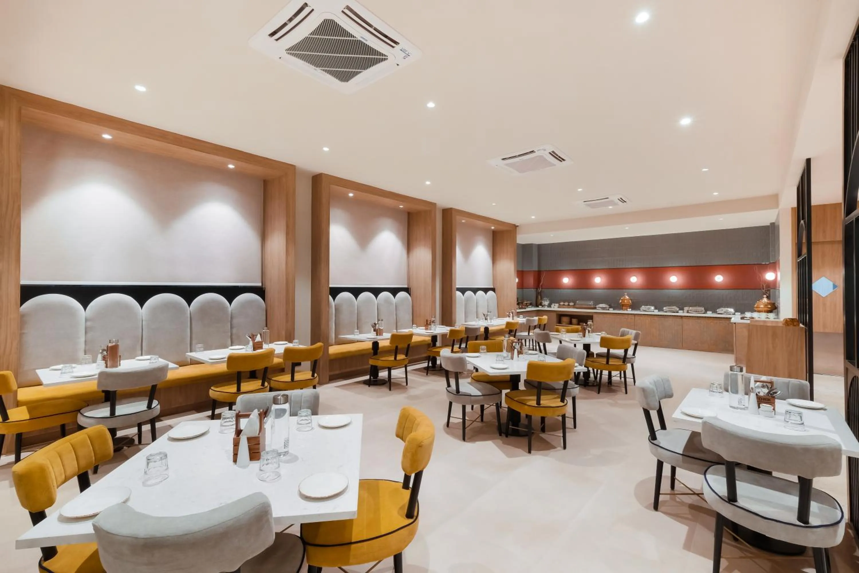 Restaurant/places to eat in 7 Apple Hotel Jal Mahal, Jaipur