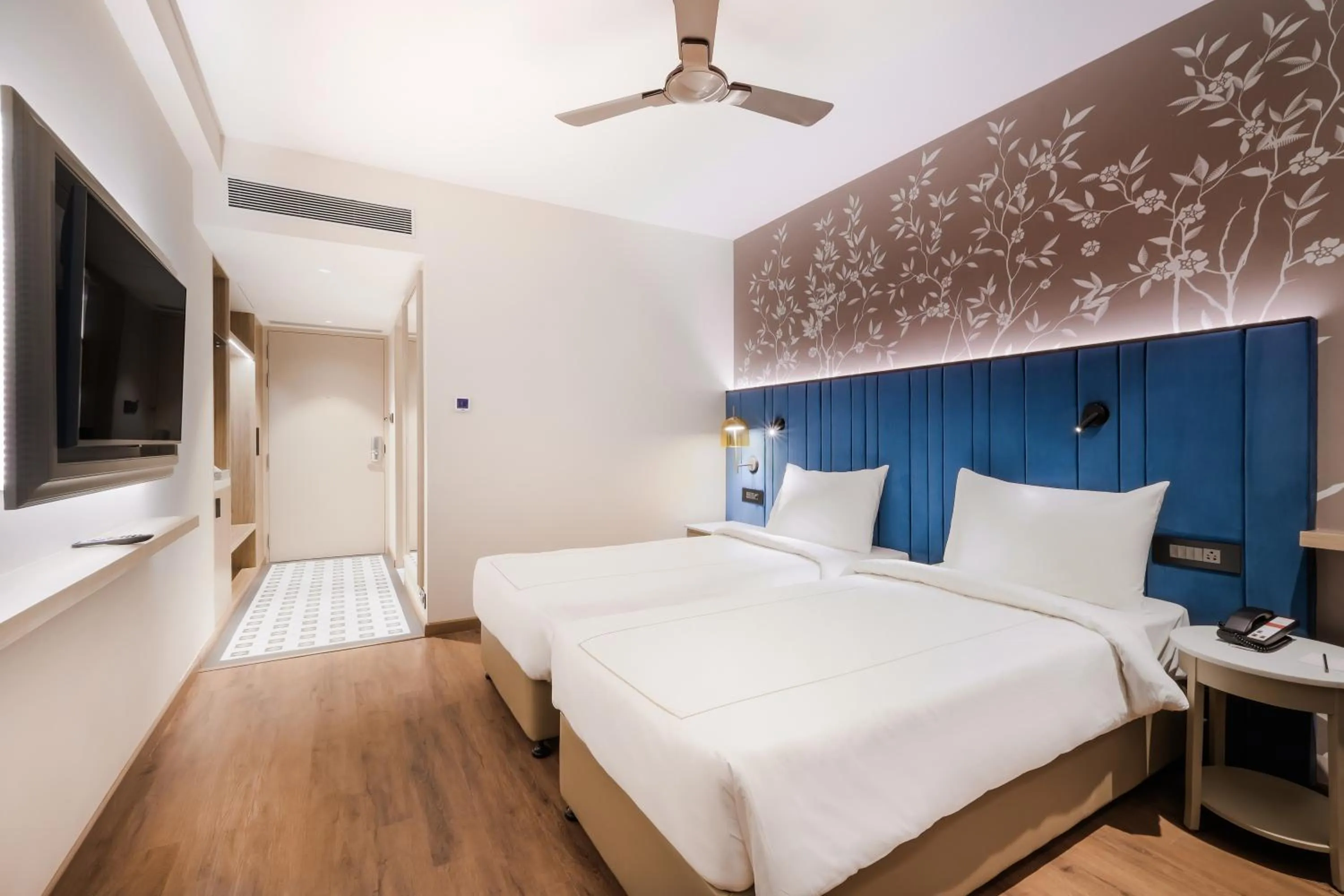 Bed in 7 Apple Hotel Jal Mahal, Jaipur